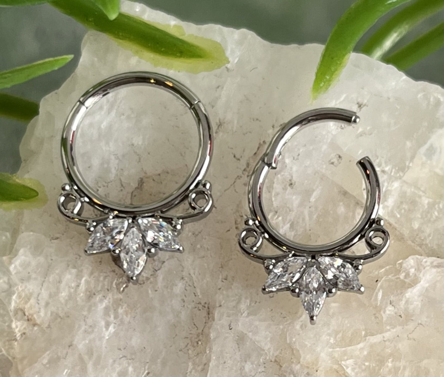 1 Piece of Unique Marquise Gem Fan Hinged Segment Ring - 16g - 8mm or 10mm Internal Diameter - Available in Silver, Gold & Rose Gold!