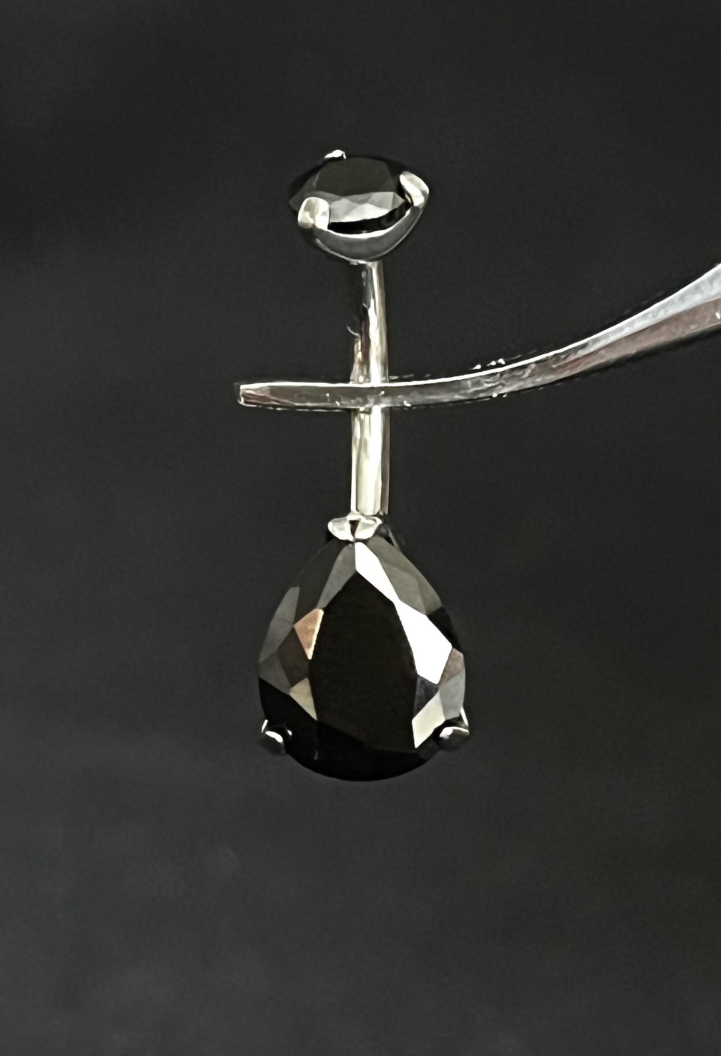 1 Piece Solid Implant Grade Titanium Teardrop Gem Internally Threaded Navel/Naval Belly Ring - 14g - Available in a Variety of Colors!