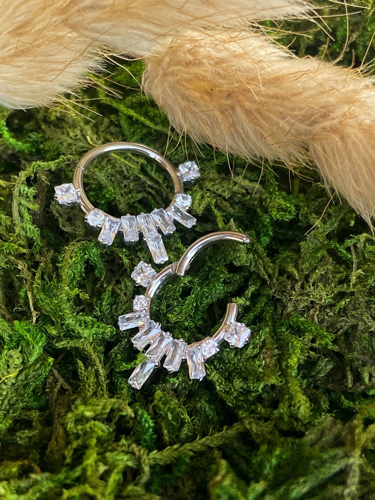 1 Piece Stunning Baguette CZ Gems Fan Hinged Segment Septum Ring - 16g - 10mm & 8mm - Gold and Silver Available!