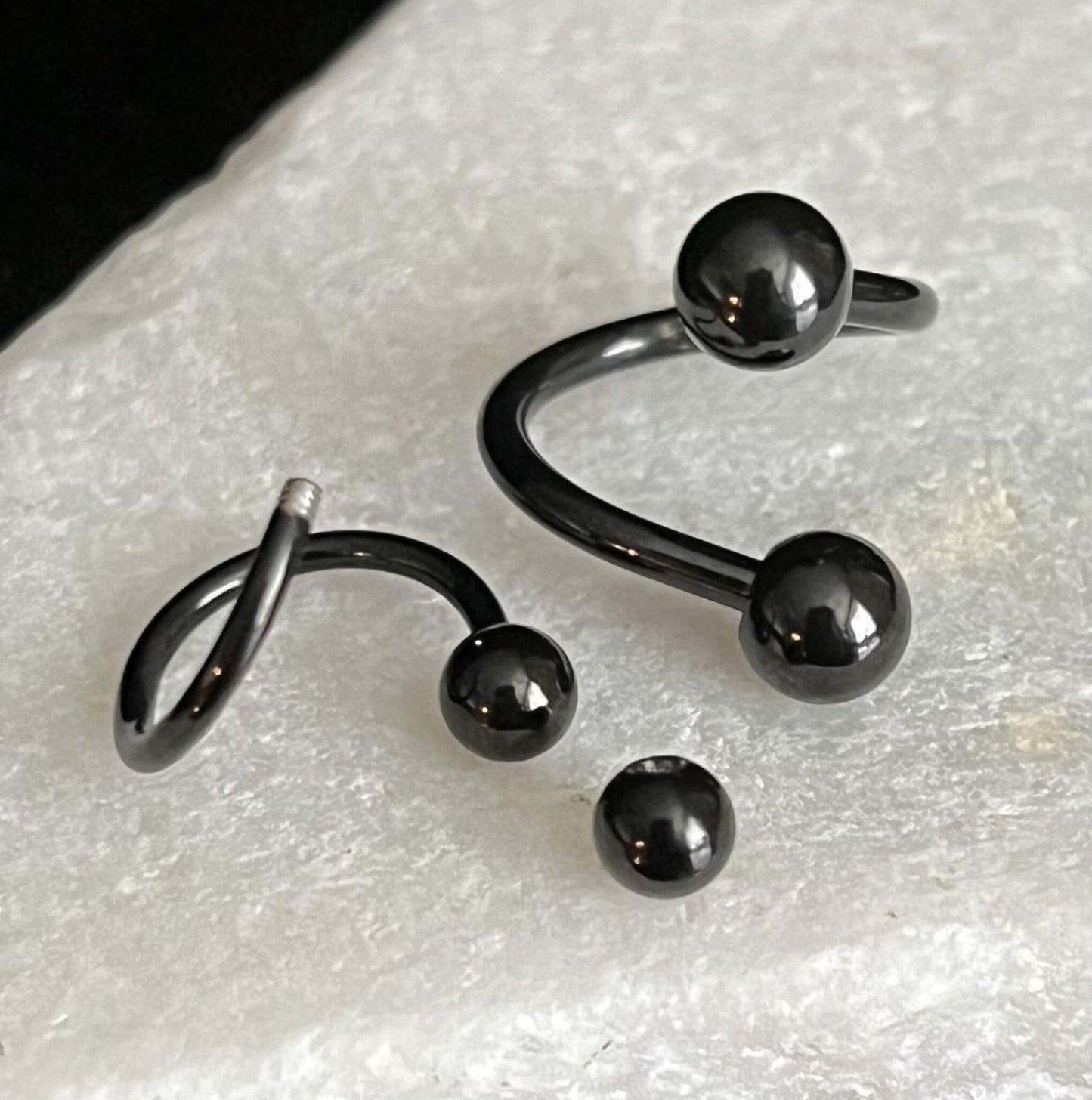1 Piece Titanium Twist Spiral Belly Ring Navel/Naval Belly Ring - 14g, 16g - Purple, Blue, Black, Green, Light Blue & Rainbow Available!
