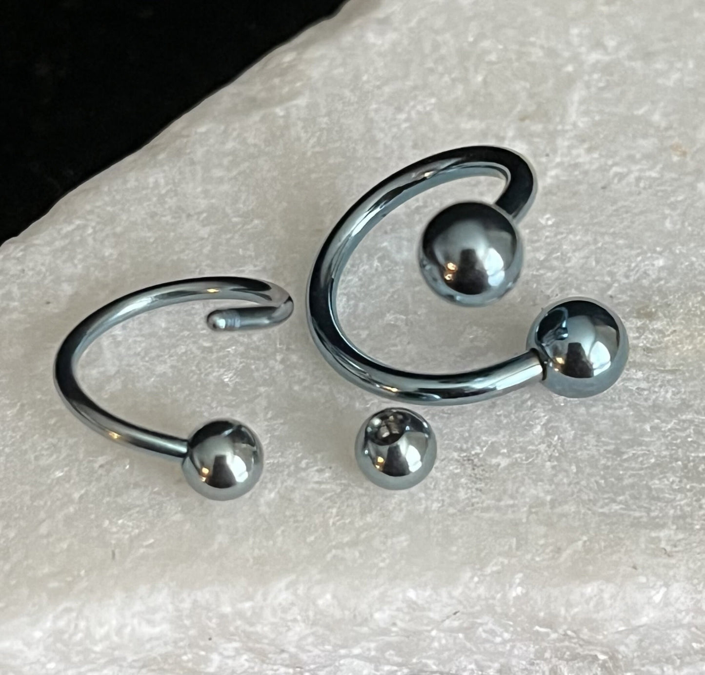 1 Piece Titanium Twist Spiral Belly Ring Navel/Naval Belly Ring - 14g, 16g - Purple, Blue, Black, Green, Light Blue & Rainbow Available!