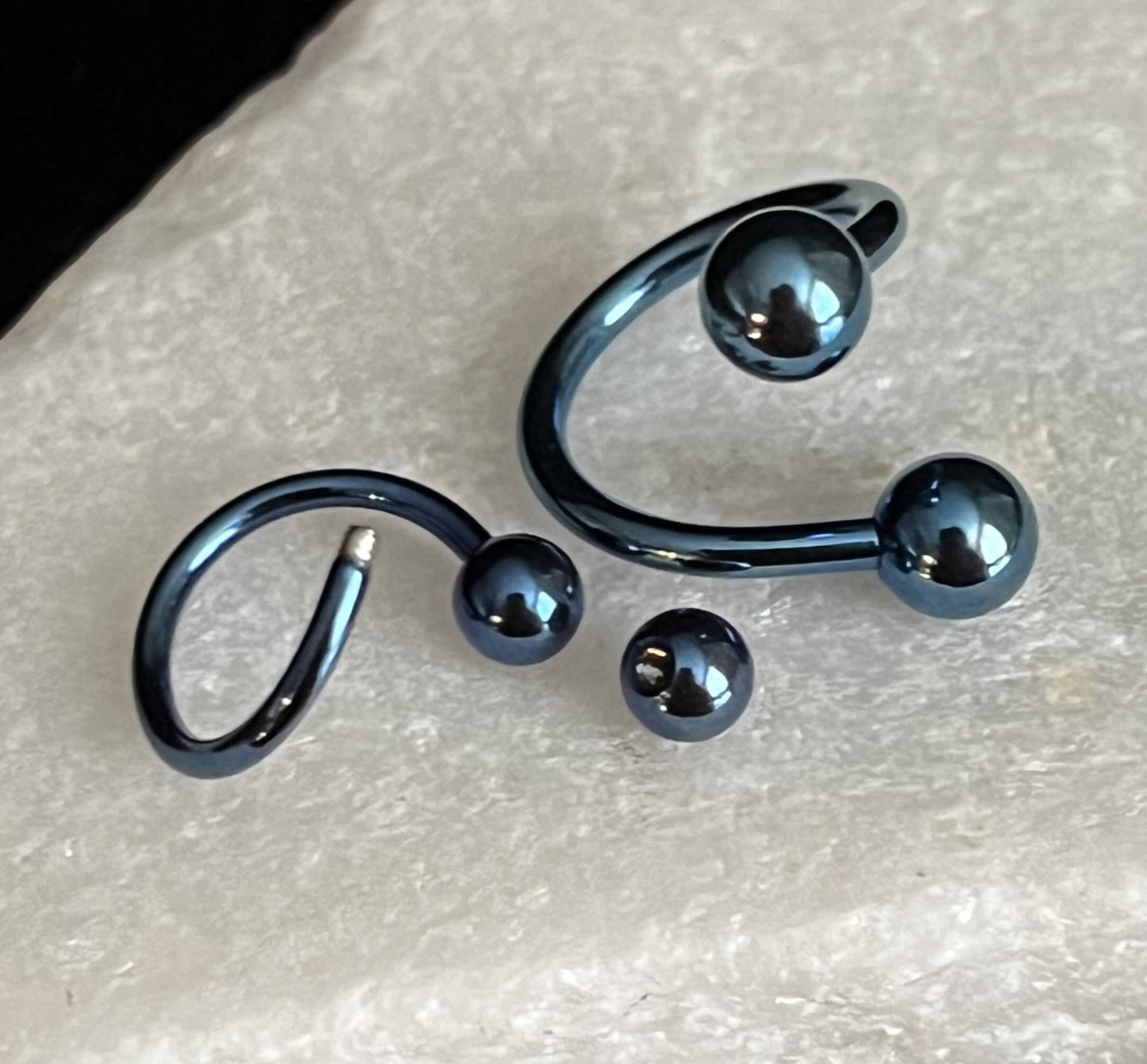 1 Piece Titanium Twist Spiral Belly Ring Navel/Naval Belly Ring - 14g, 16g - Purple, Blue, Black, Green, Light Blue & Rainbow Available!