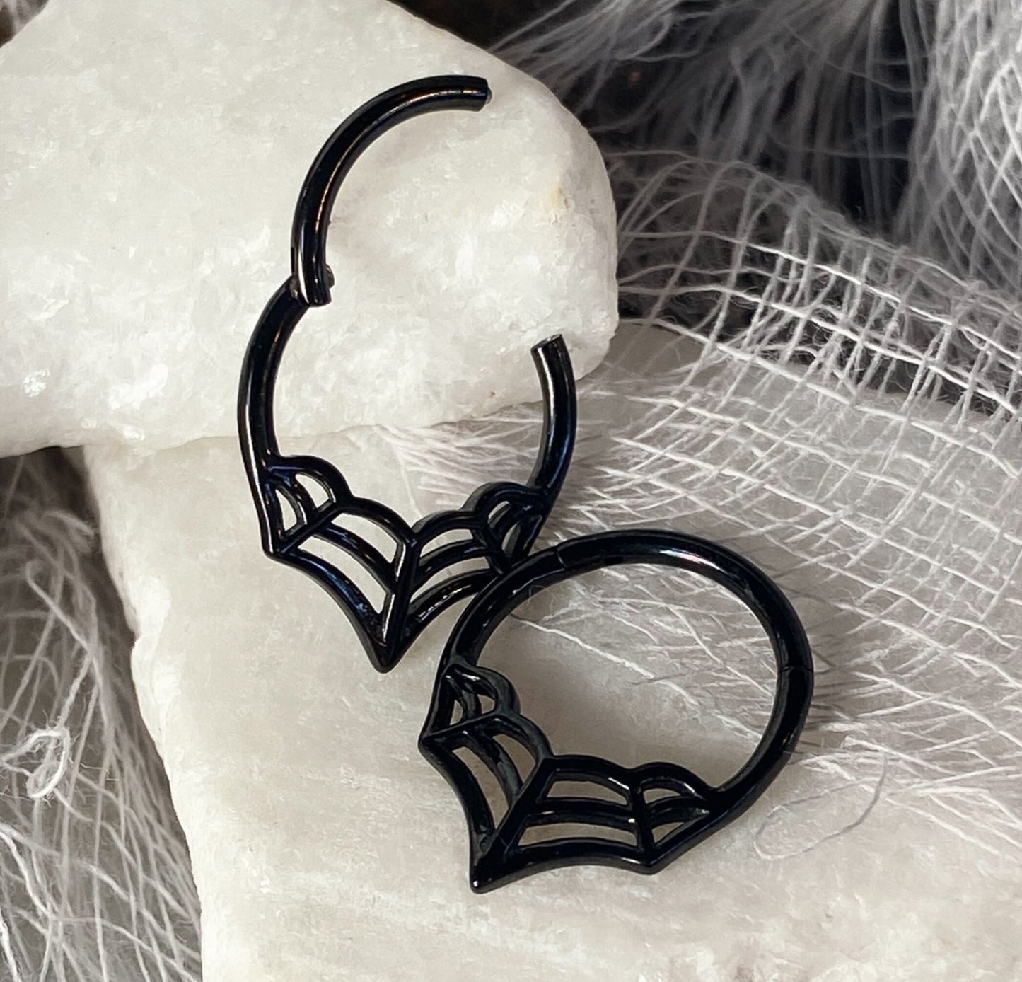 1 Piece Unusual Spider Web Design Hinged Segment Ring- 16g - 10mm - Silver and Black Available!