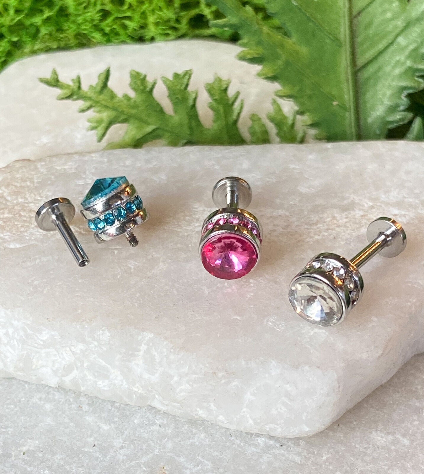 1pc Cystal Paved Side Gem Cylinder 16g Labret Internally Threaded Helix Tragus