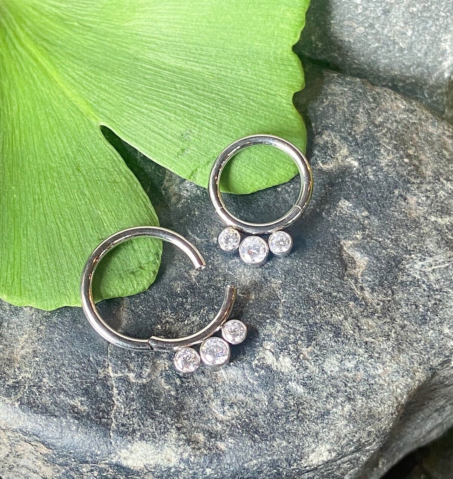 1pc Solid Titanium 3 Crystal Gems Hinged Segment Ring Helix Septum Clicker