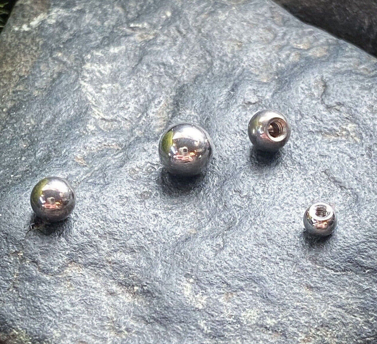 Body Jewelry Replacement Parts - 10pk Grade 23 Titanium Threaded Balls