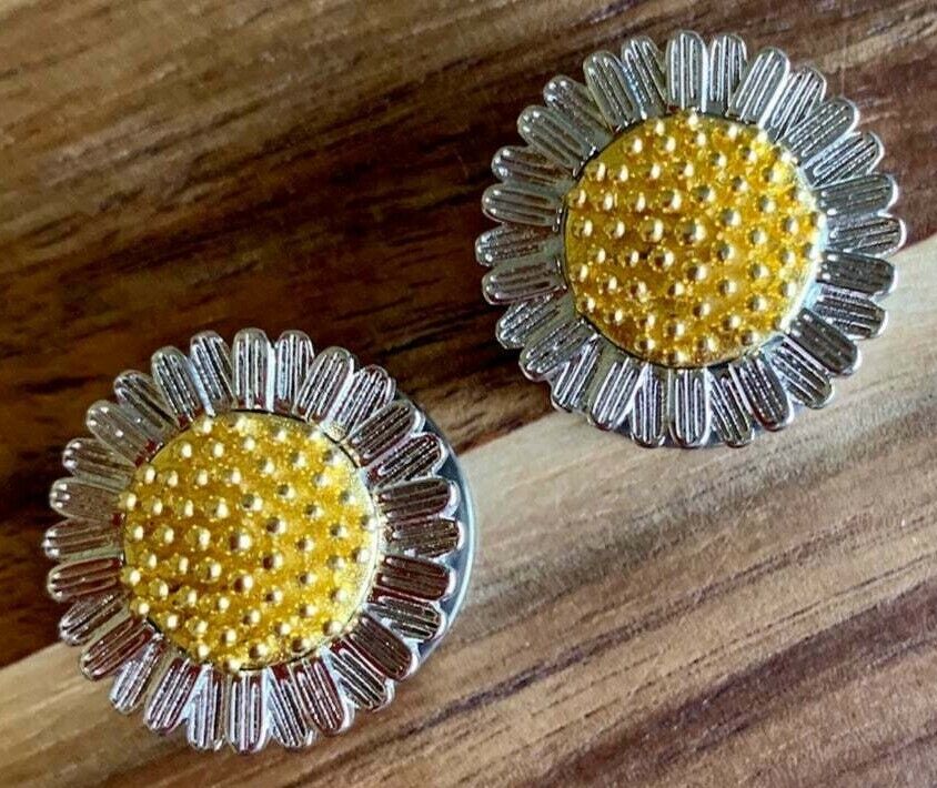 PAIR Daisy Flower Steel Screw Fit Tunnels Plugs Gauges Earlets Body Jewelry