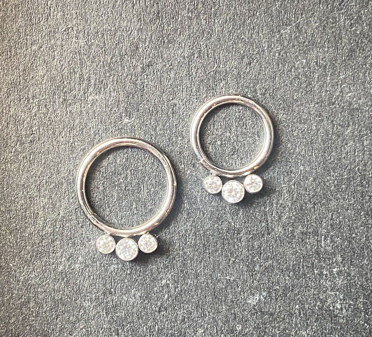 1pc Solid Titanium 3 Crystal Gems Hinged Segment Ring Helix Septum Clicker
