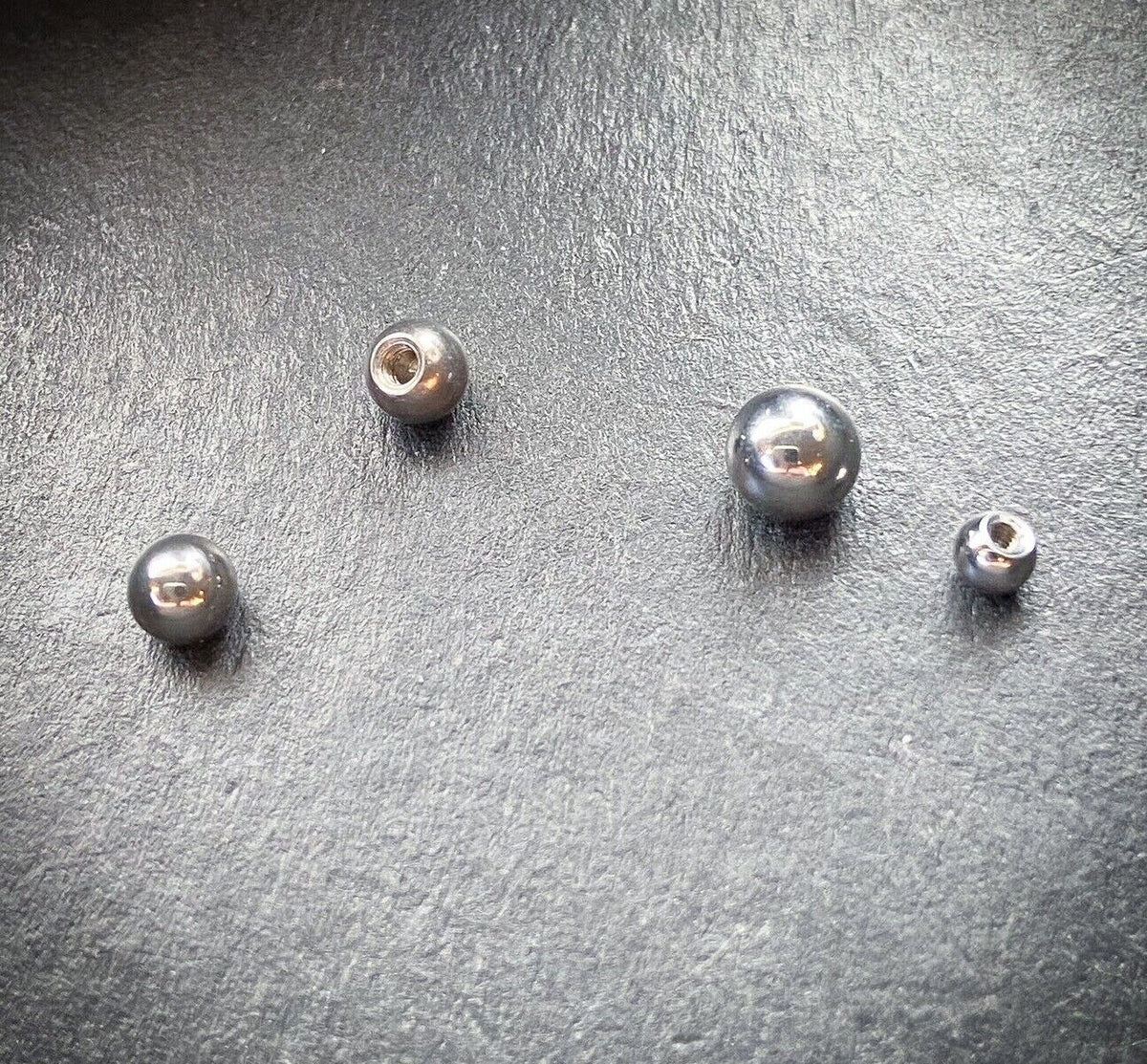 Body Jewelry Replacement Parts - 10pk Grade 23 Titanium Threaded Balls