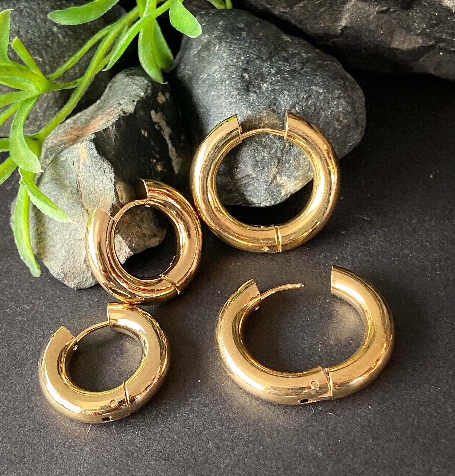 PAIR Stainless Steel Chunky Hoop Hinged Earrings 5mm Wide 20g Men or Women (Color: Gold)