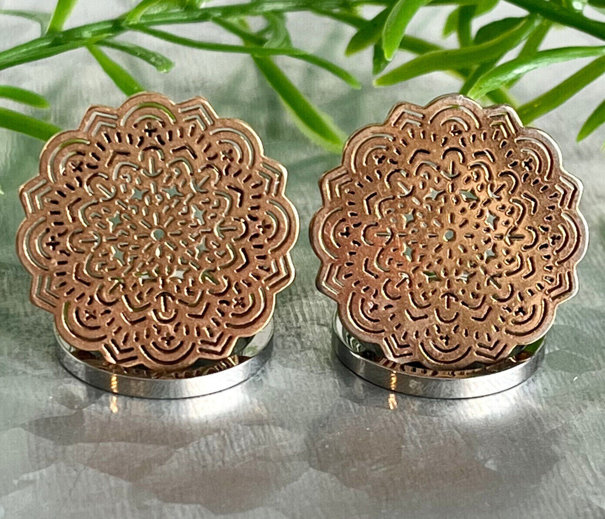 PAIR Rose Gold Tribal Flower Design Steel Screw Fit Tunnels Plugs Body Jewelry