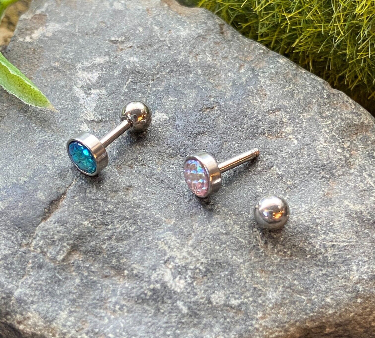 1pc Iridescent Fish Scale 316L Surgical Steel 16g Tragus Stud Ear Cartilage Ring