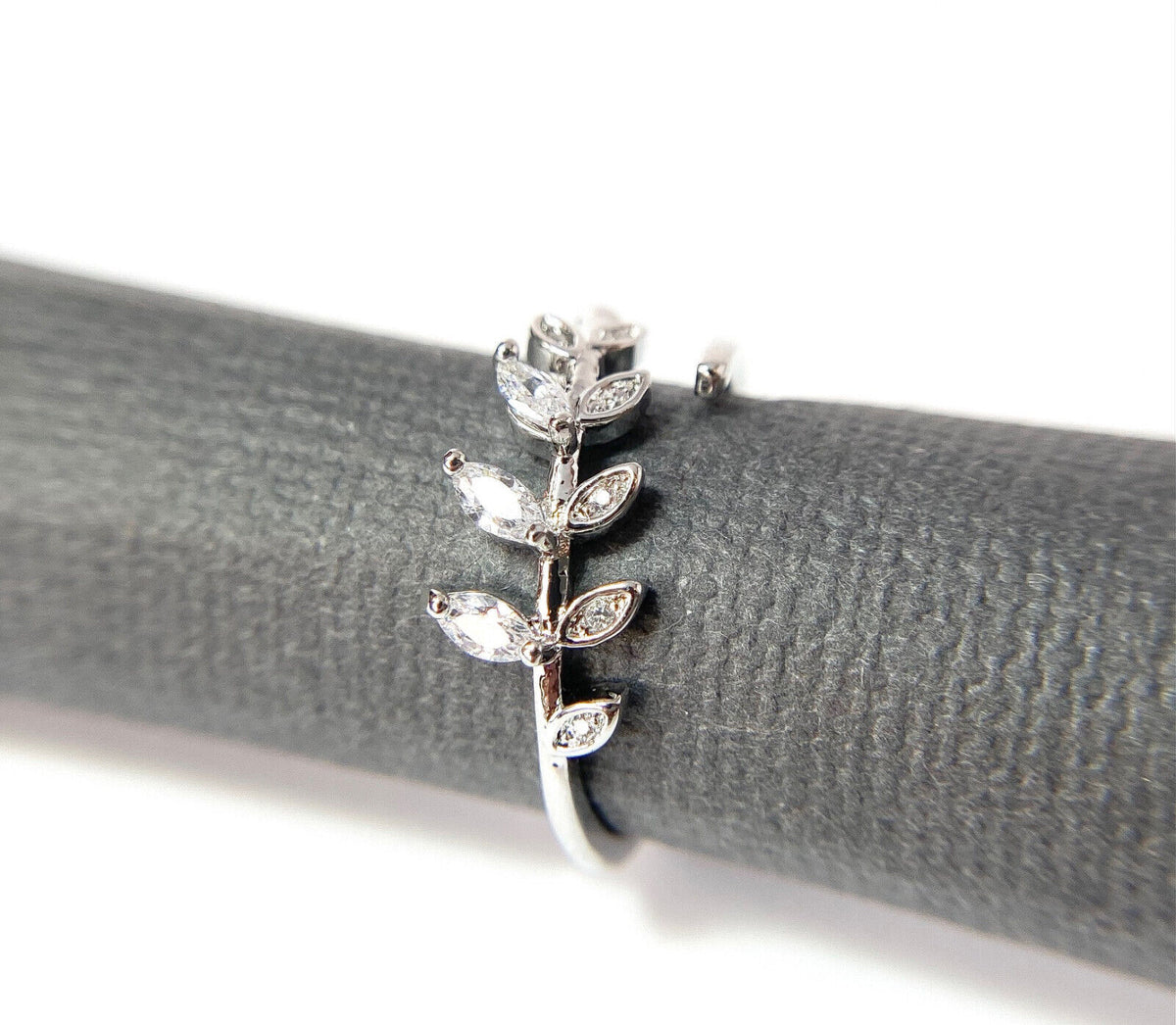 Marquise Cut CZ Gem Leaf Leaves Vine Adjustable Mid Ring / Toe Ring (Color: Silver)