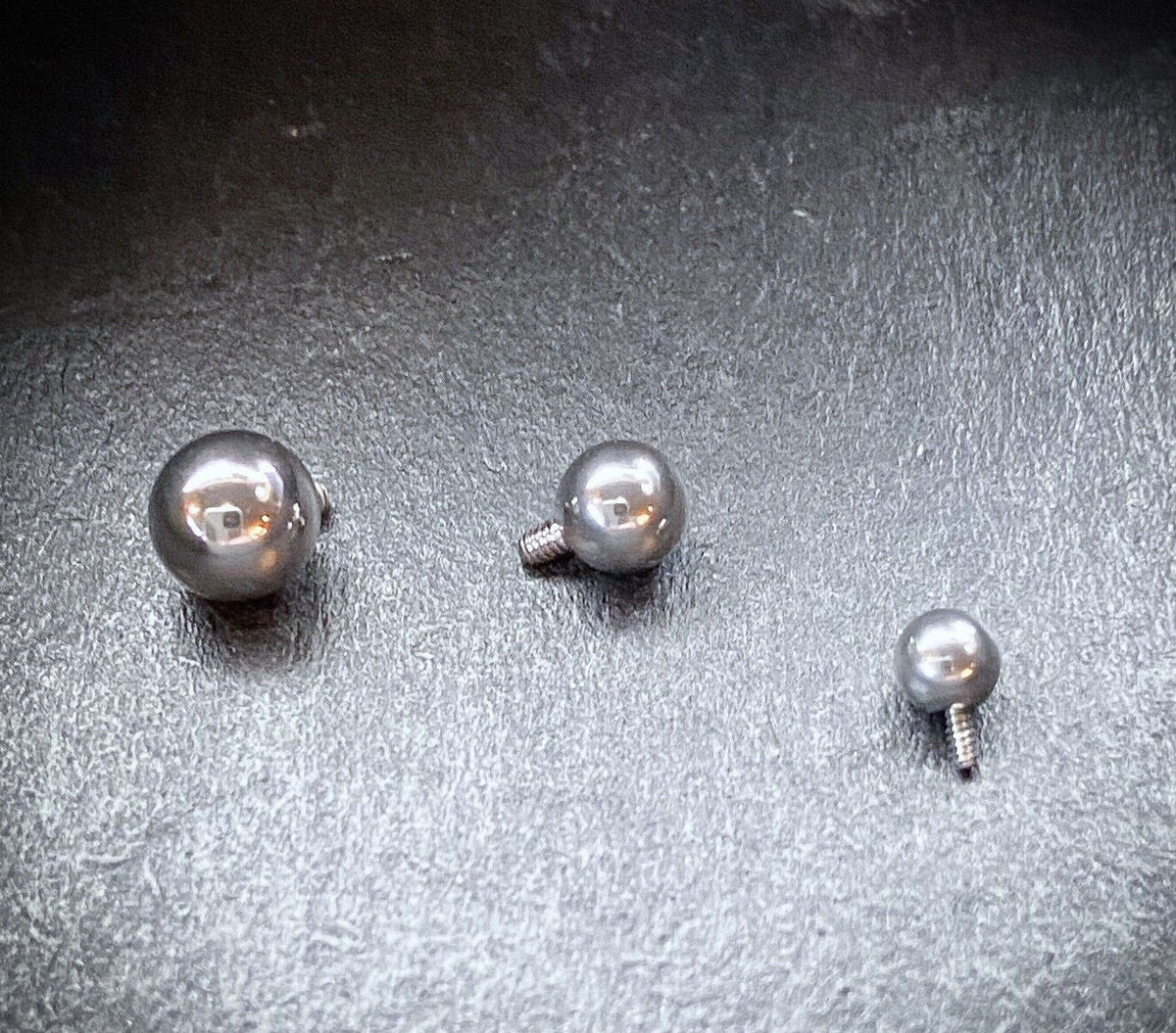 Body Jewelry Replacement Parts - 10pk Solid Titanium Internally Threaded Balls