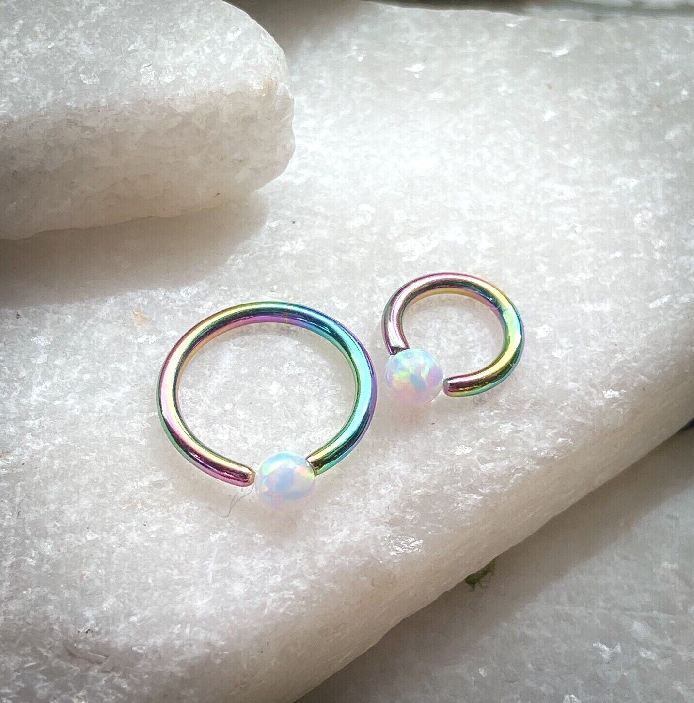 1pc Fixed Synthetic Opal Ball Annealed Ion Plated Captive Bead Ring Body Jewelry (Color: Rainbow)