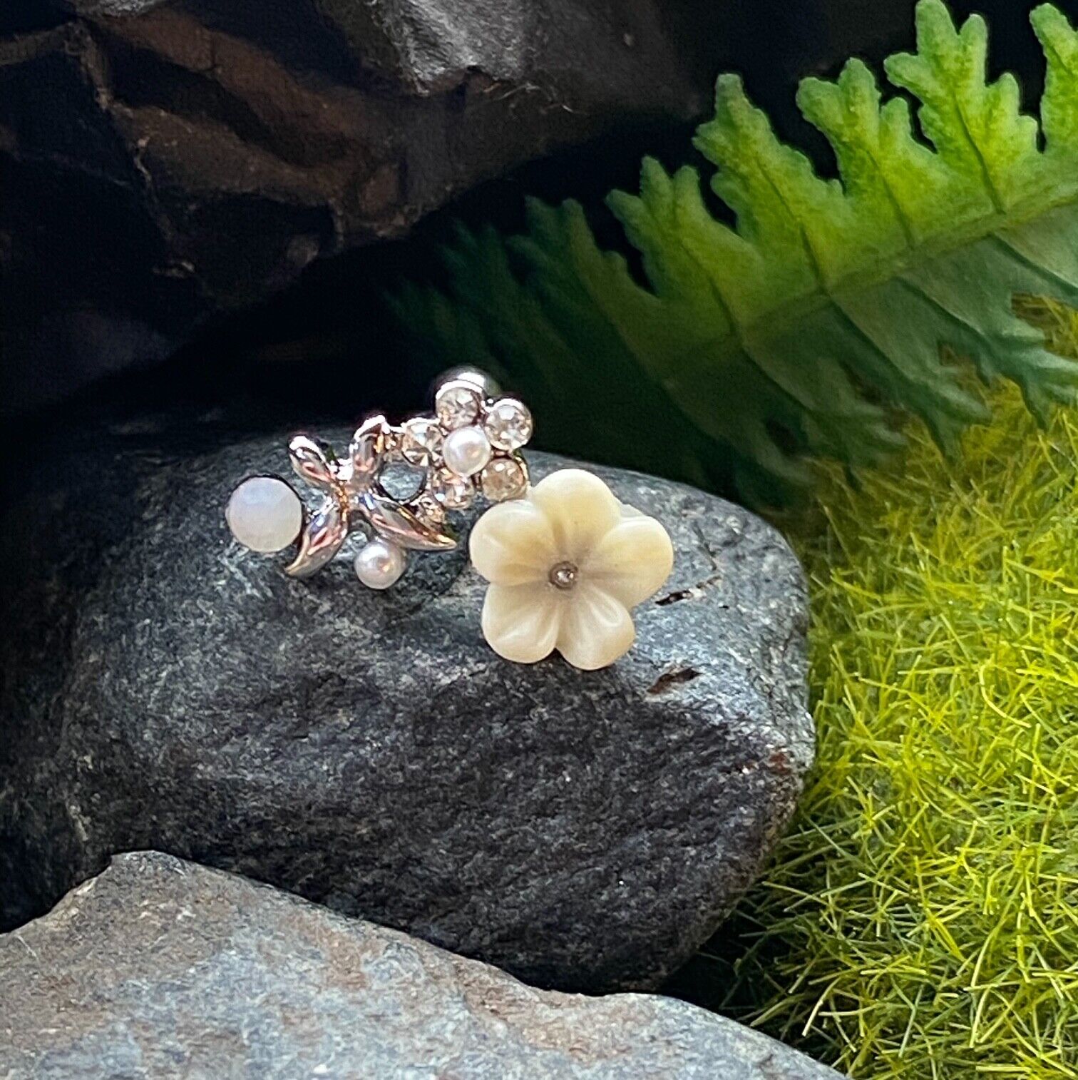 1pc Flower, Pearl, Opalite Gem Curve Tragus Cartilage Barbell Ring 16g 1/4" (Color: Silver)