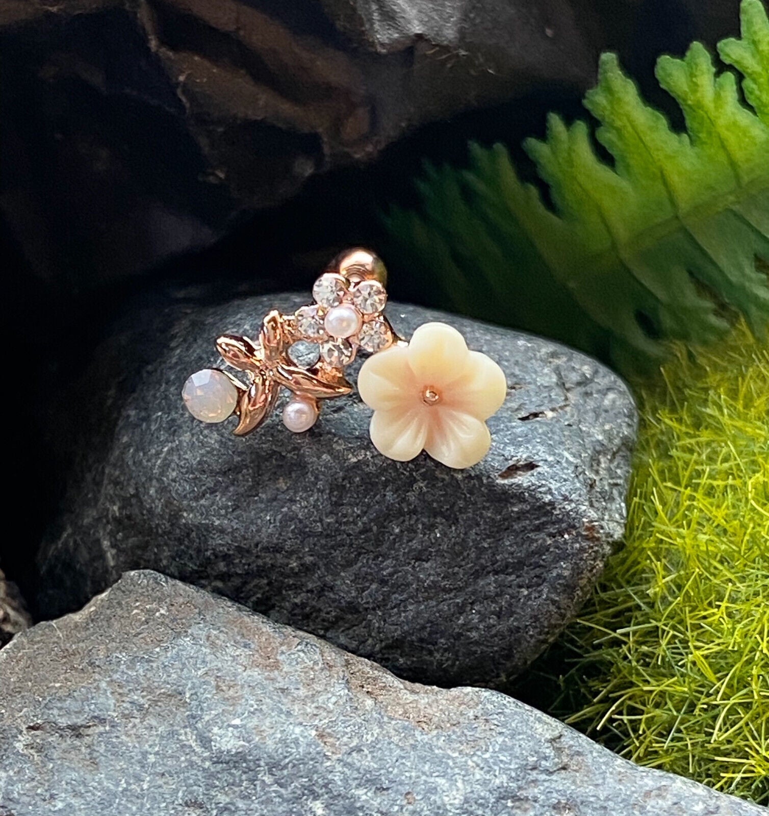 1pc Flower, Pearl, Opalite Gem Curve Tragus Cartilage Barbell Ring 16g 1/4" (Color: Rose Gold)