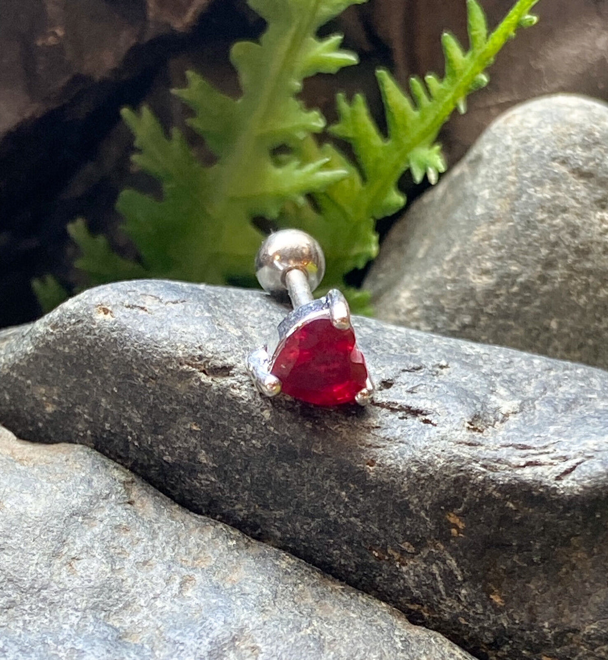 1pc Prong Set Heart Gem Tragus Cartilage Ring 16g 1/4" Body Piercing Jewelry (Gem Color: Red)