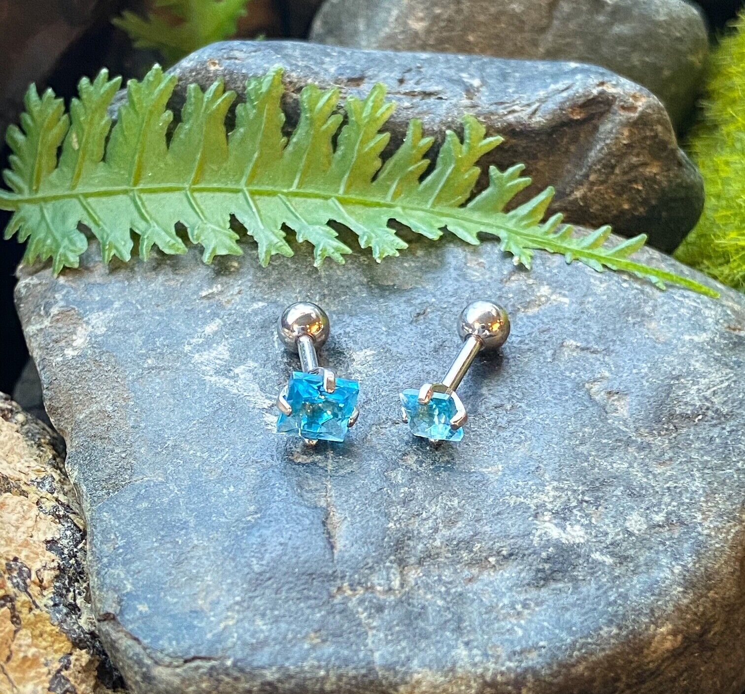 1pc Square Gem Tragus Helix Cartilage Ring 16g 1/4" Princess Cut diamond-shaped (Gem Color: Aqua)