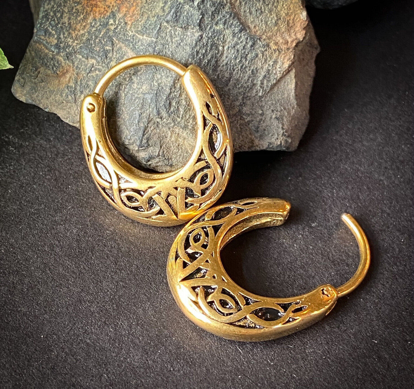 PAIR Celtic Tribal Knot Hoop Earrings 316L Stainless Steel Hinge Action 16g (Color: Gold)