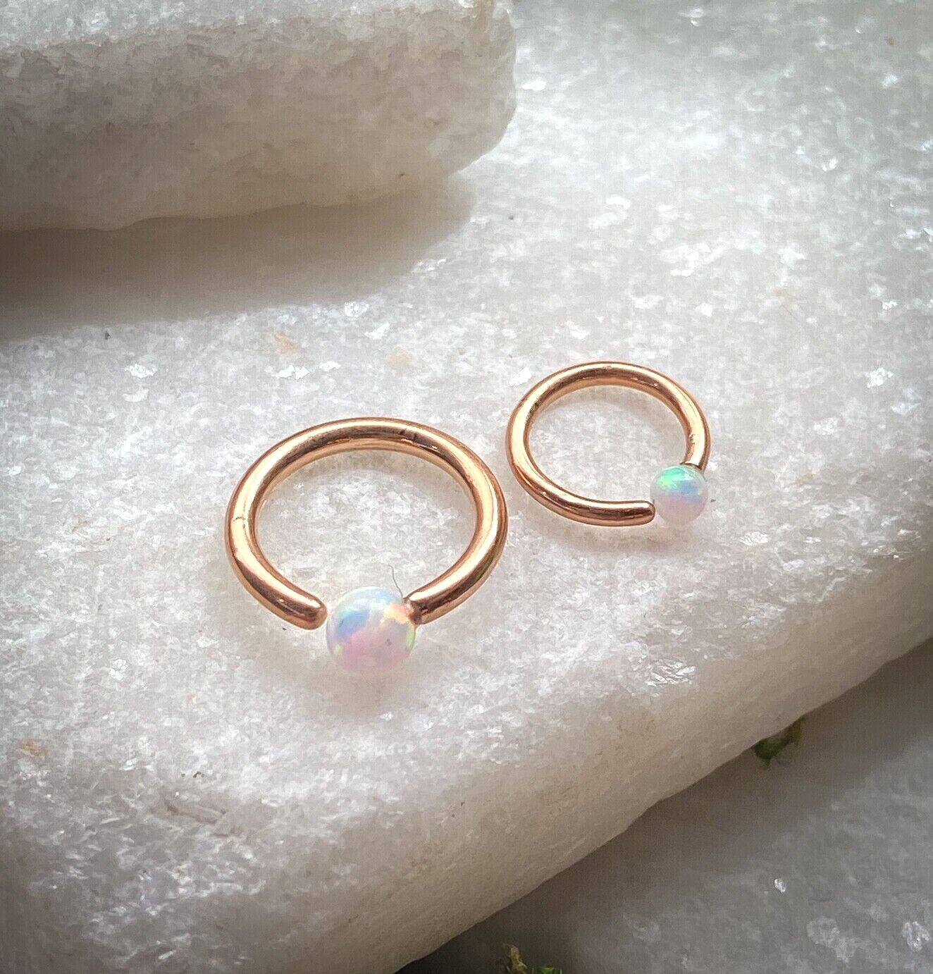 1pc Fixed Synthetic Opal Ball Annealed Ion Plated Captive Bead Ring Body Jewelry (Color: Rose Gold)