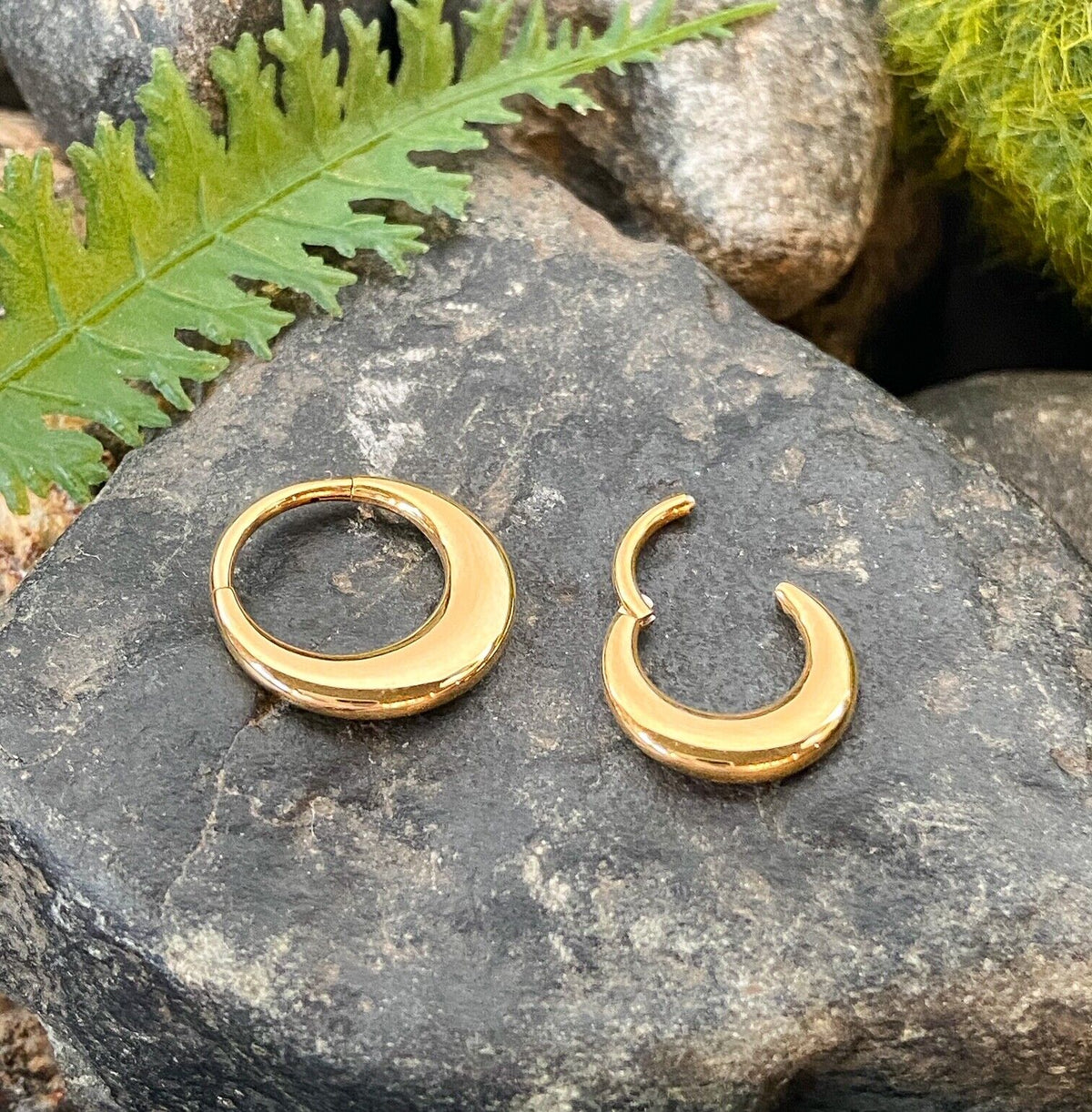 1pc Hollow Thick Hinged Segment Ring 16g Septum Clicker Surgical Steel (Color: Gold)