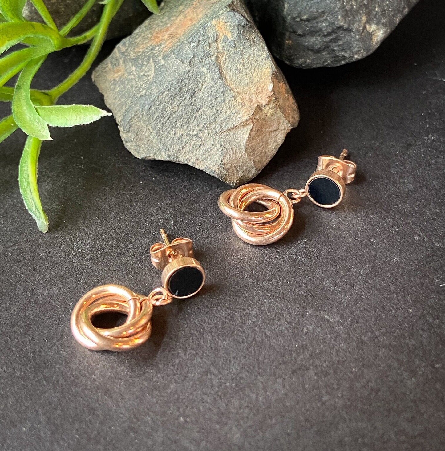 PAIR Stud Earrings Intertwined Circle Hoops IP Stainless Steel 20g (Color: Rose Gold)