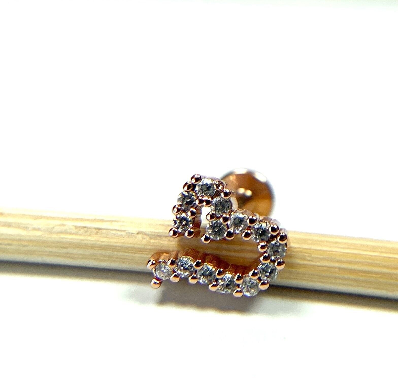 1pc CZ Paved Heart 16g Labret Internally Threaded Steel Monroe Tragus Helix (Color: Rose Gold)