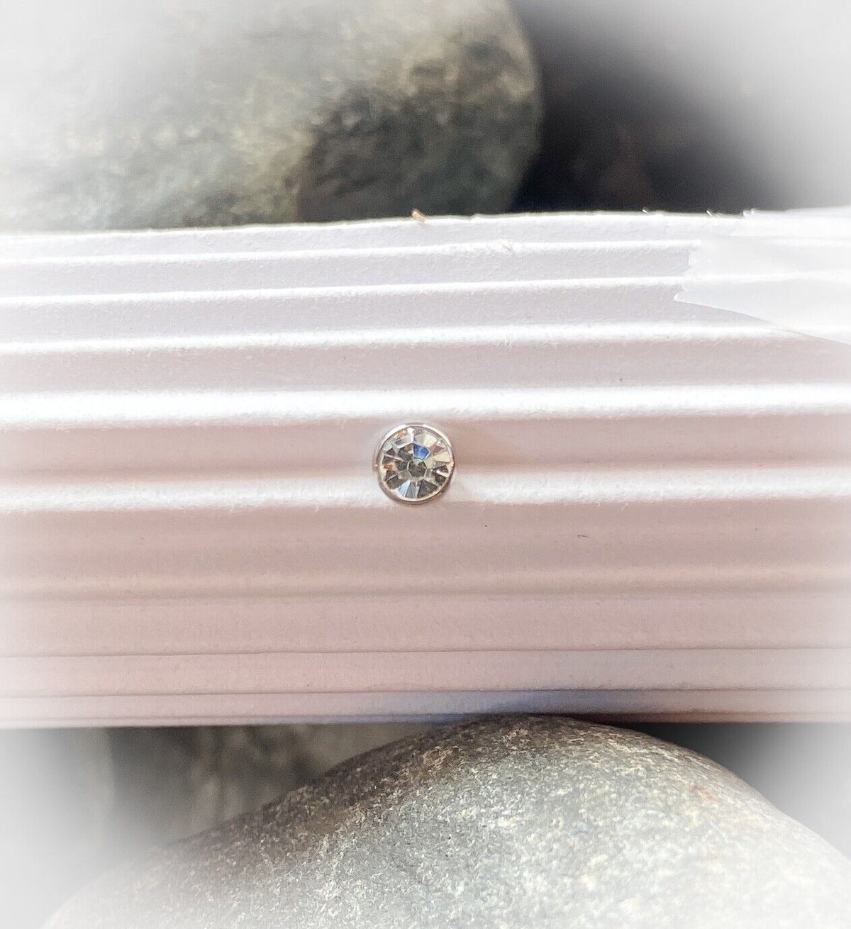 Body Jewelry Replacement Parts - 10pk Steel Internally Threaded 16g CZ Gems (Color: Clear)