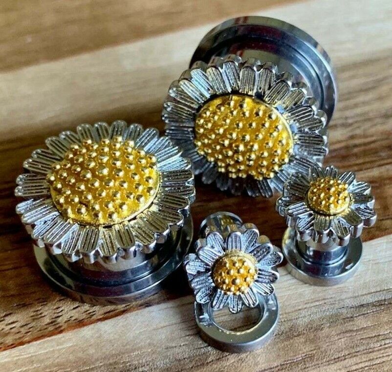 PAIR Daisy Flower Steel Screw Fit Tunnels Plugs Gauges Earlets Body Jewelry