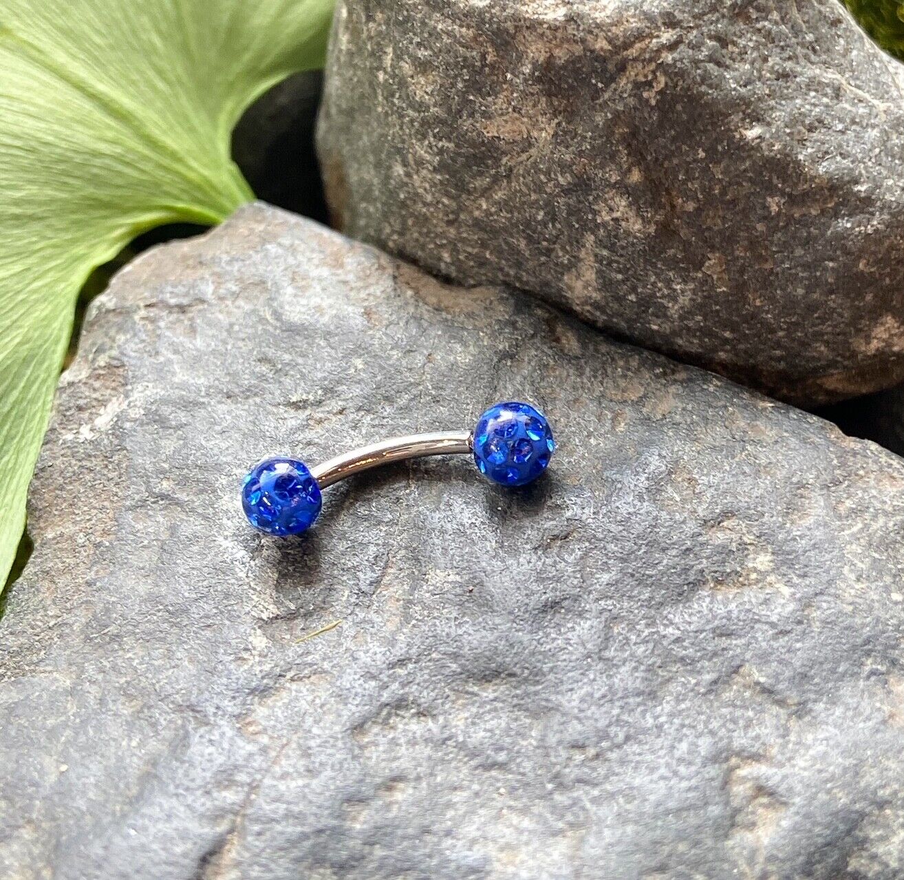 1pc Epoxy Coated Crystal Paved Ball Internally Threaded 16g Eyebrow Ring Barbell (Color: Blue)