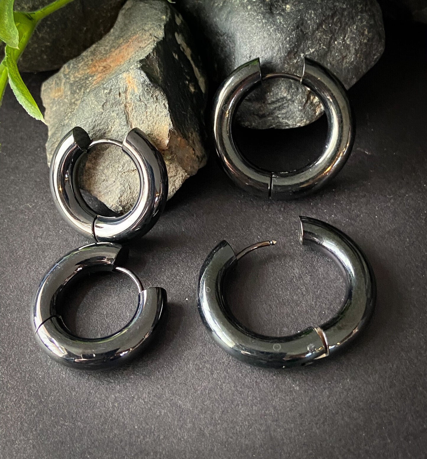 PAIR Stainless Steel Chunky Hoop Hinged Earrings 5mm Wide 20g Men or Women (Color: Black)