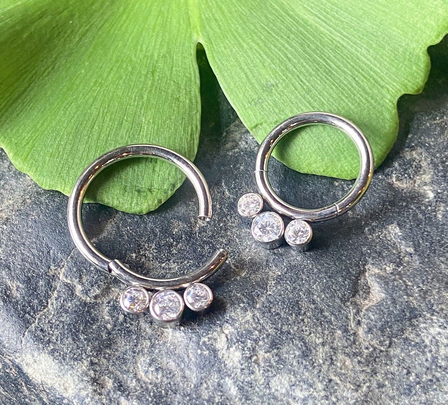 1pc Solid Titanium 3 Crystal Gems Hinged Segment Ring Helix Septum Clicker