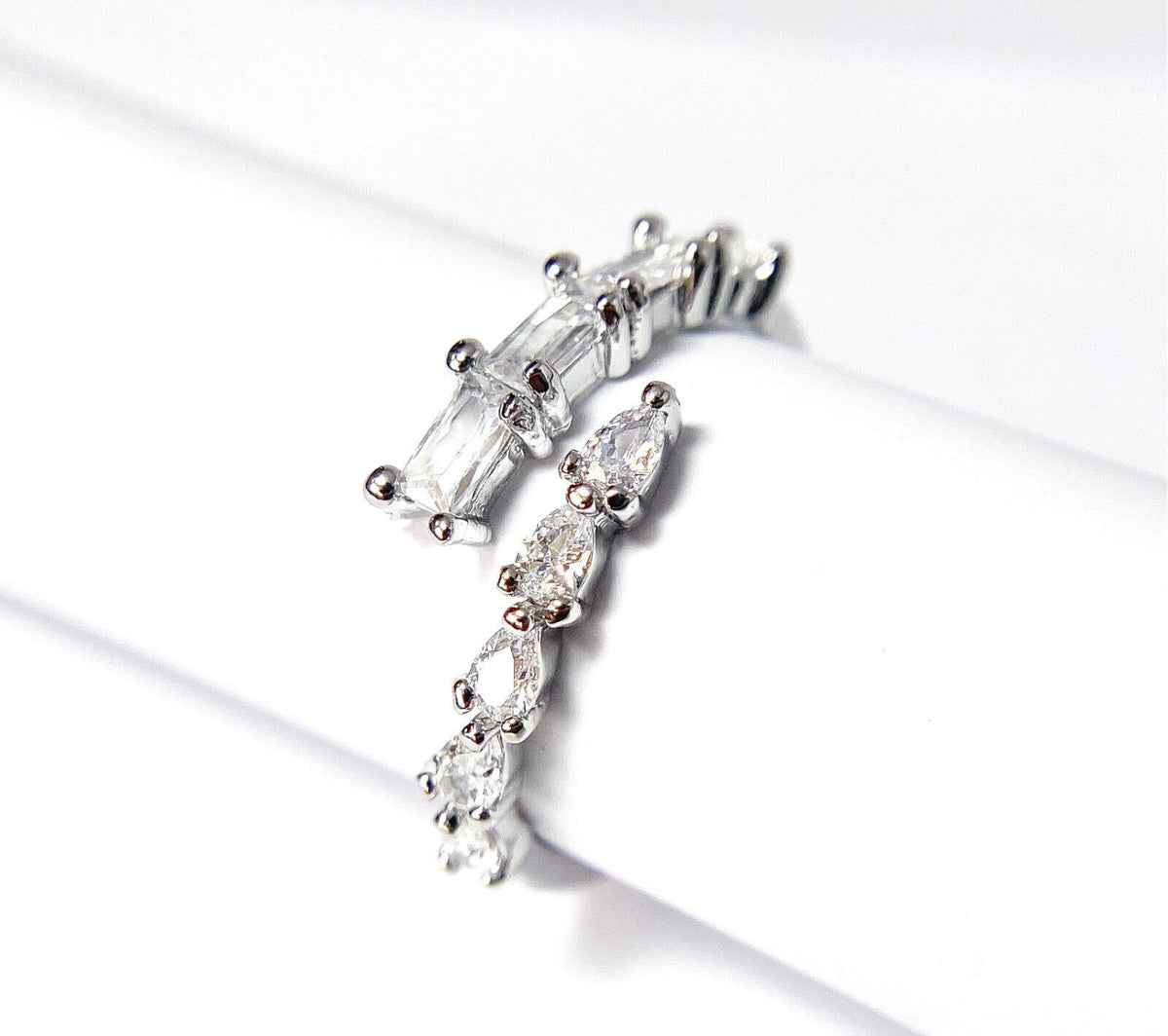 Princess and Pear Cut Crossing CZ Gems Adjustable Mid Ring / Toe Ring
