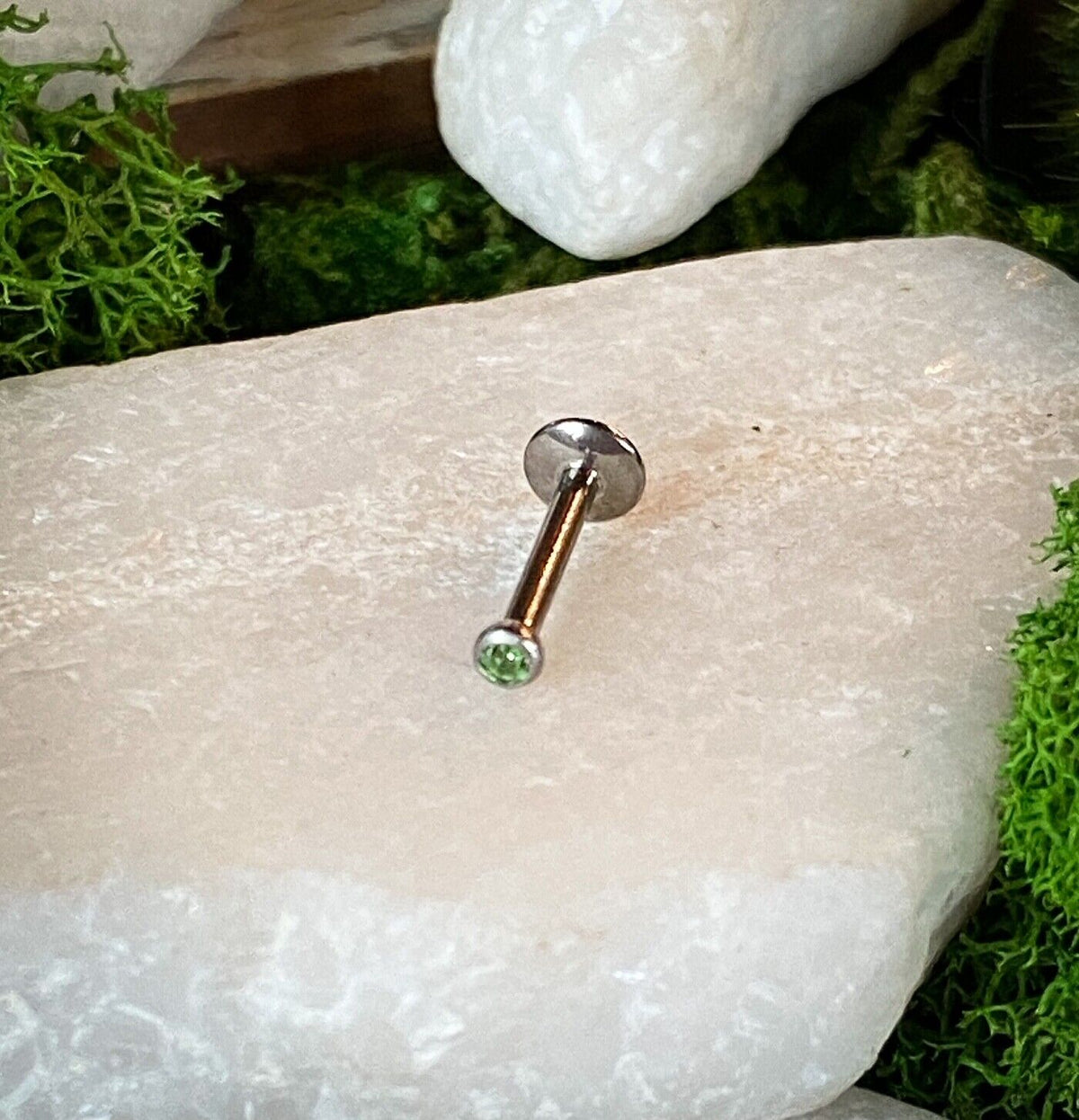 1pc Grade 23 Titanium Internally Threaded 16g Labret Monroe with Press Fit Gem (Color: Green)
