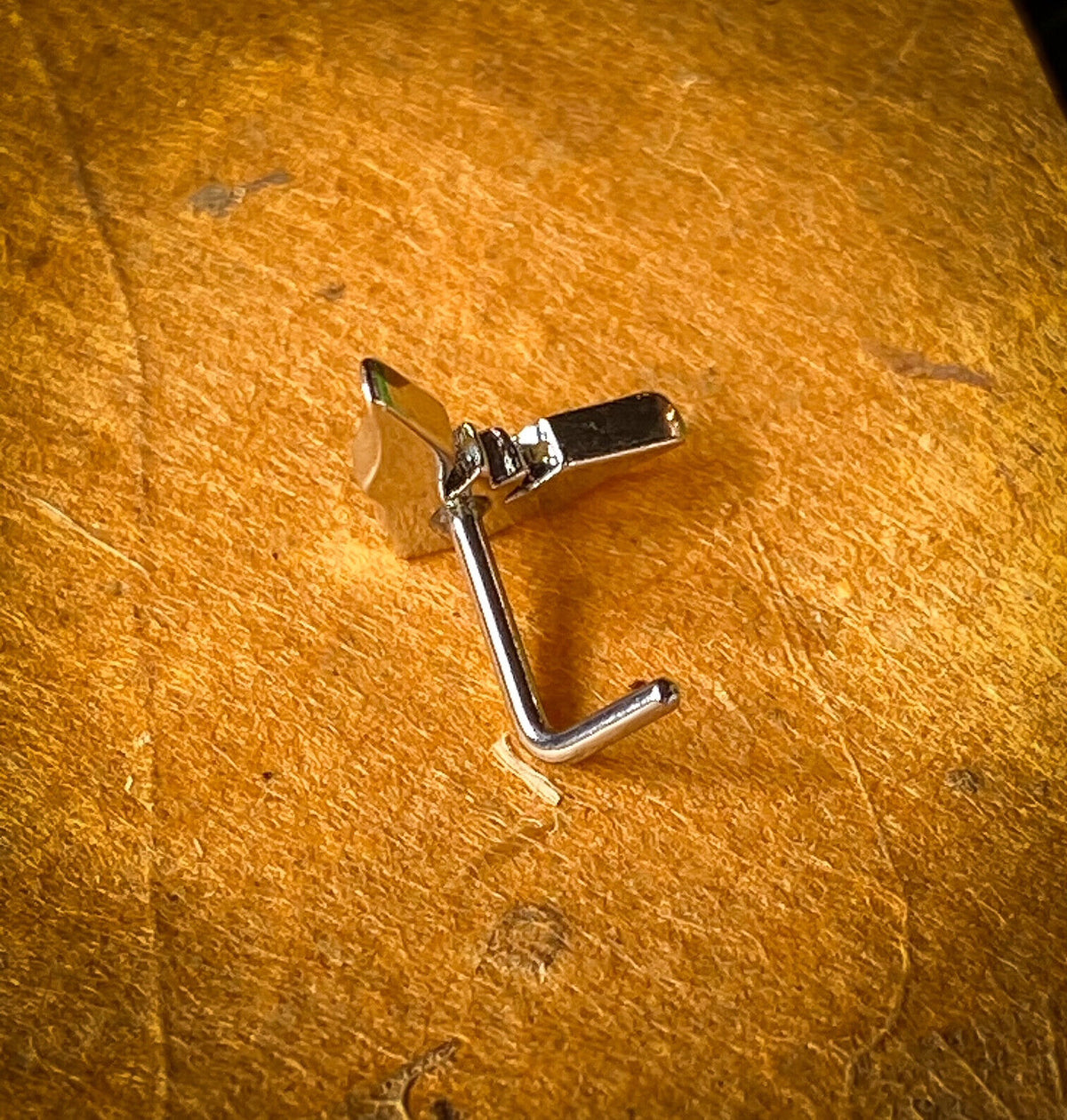 Bat Top Design 20g Surgical Steel L-Bend Nose Ring Nostril Screw Body Jewelry