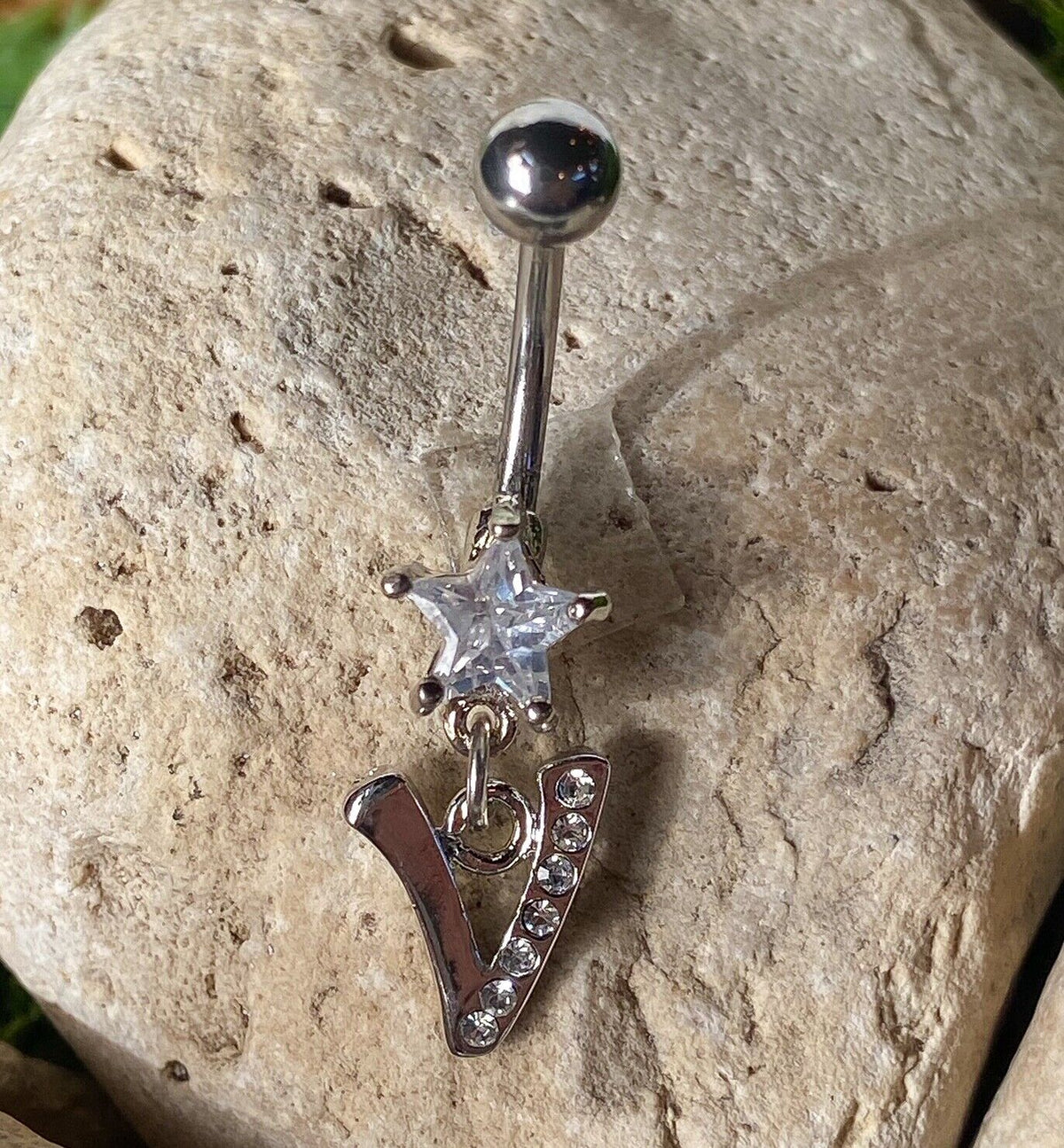1pc Initial "Metro" Clear Gem Belly Ring Navel Pierced Naval Piercing Letter (Initial: V)