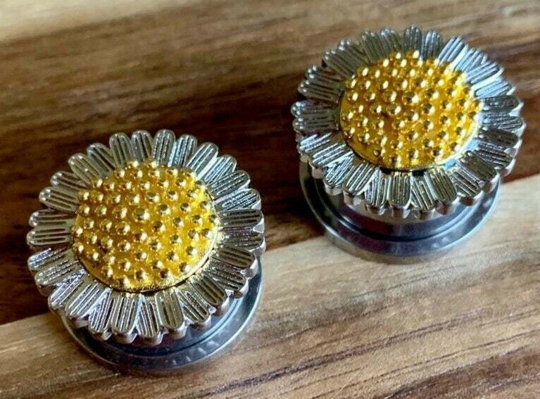 PAIR Daisy Flower Steel Screw Fit Tunnels Plugs Gauges Earlets Body Jewelry
