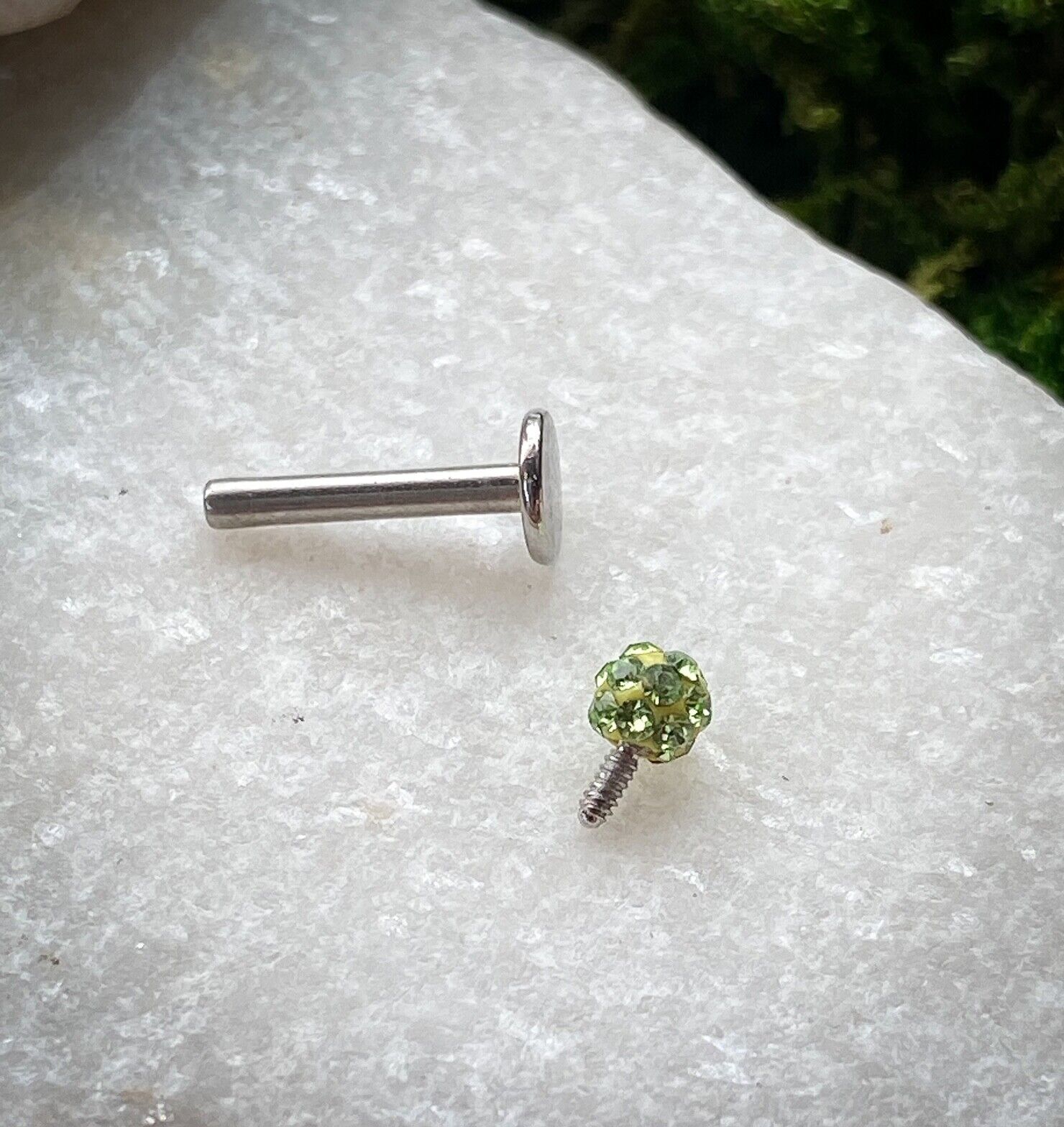 Internally Threaded Labret w/Ferido Crystal 3mm Gem Ball - CHOOSE YOUR COLOR (Main Color: Green)