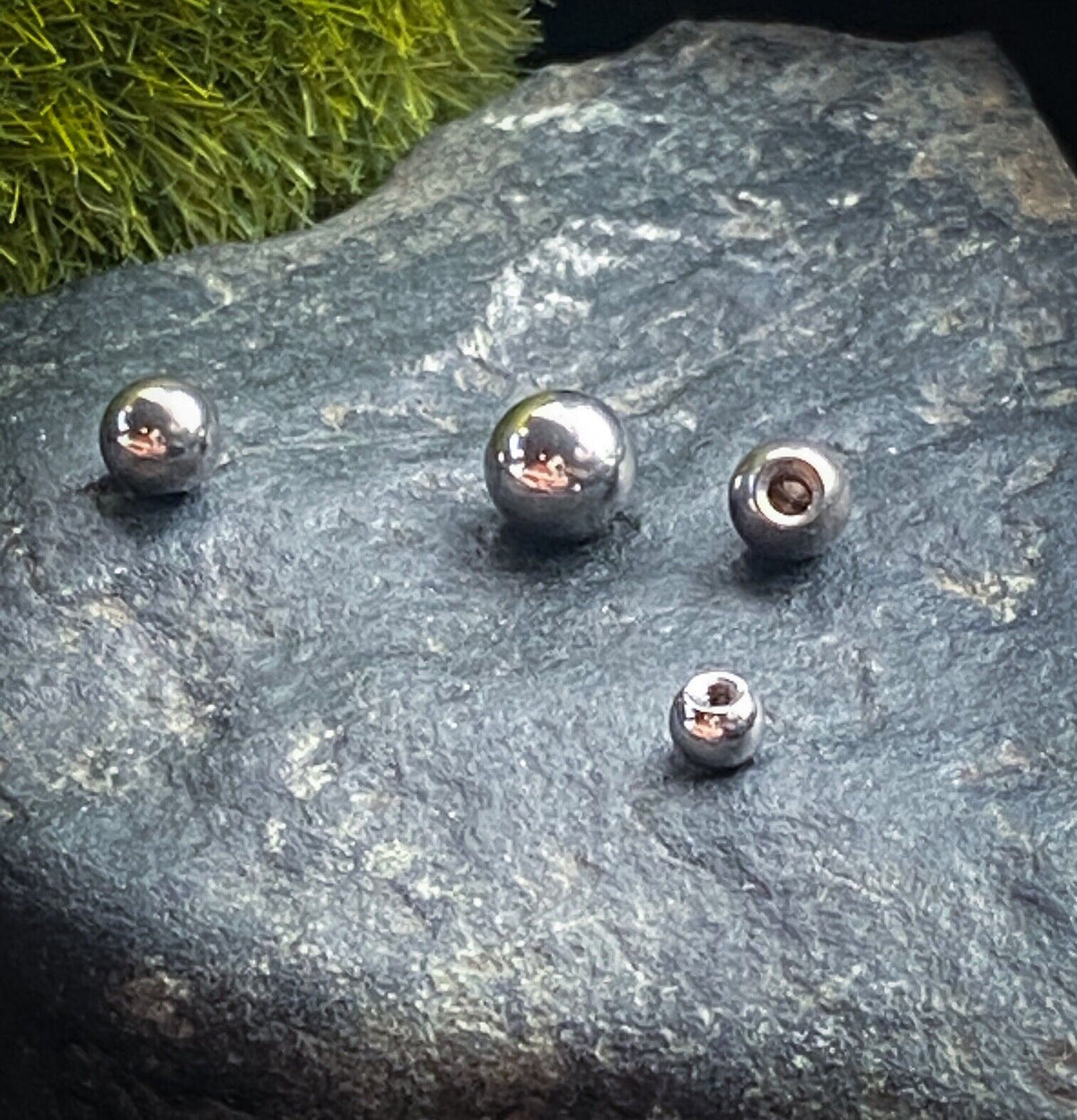 Body Jewelry Replacement Parts - 10pk Grade 23 Titanium Threaded Balls