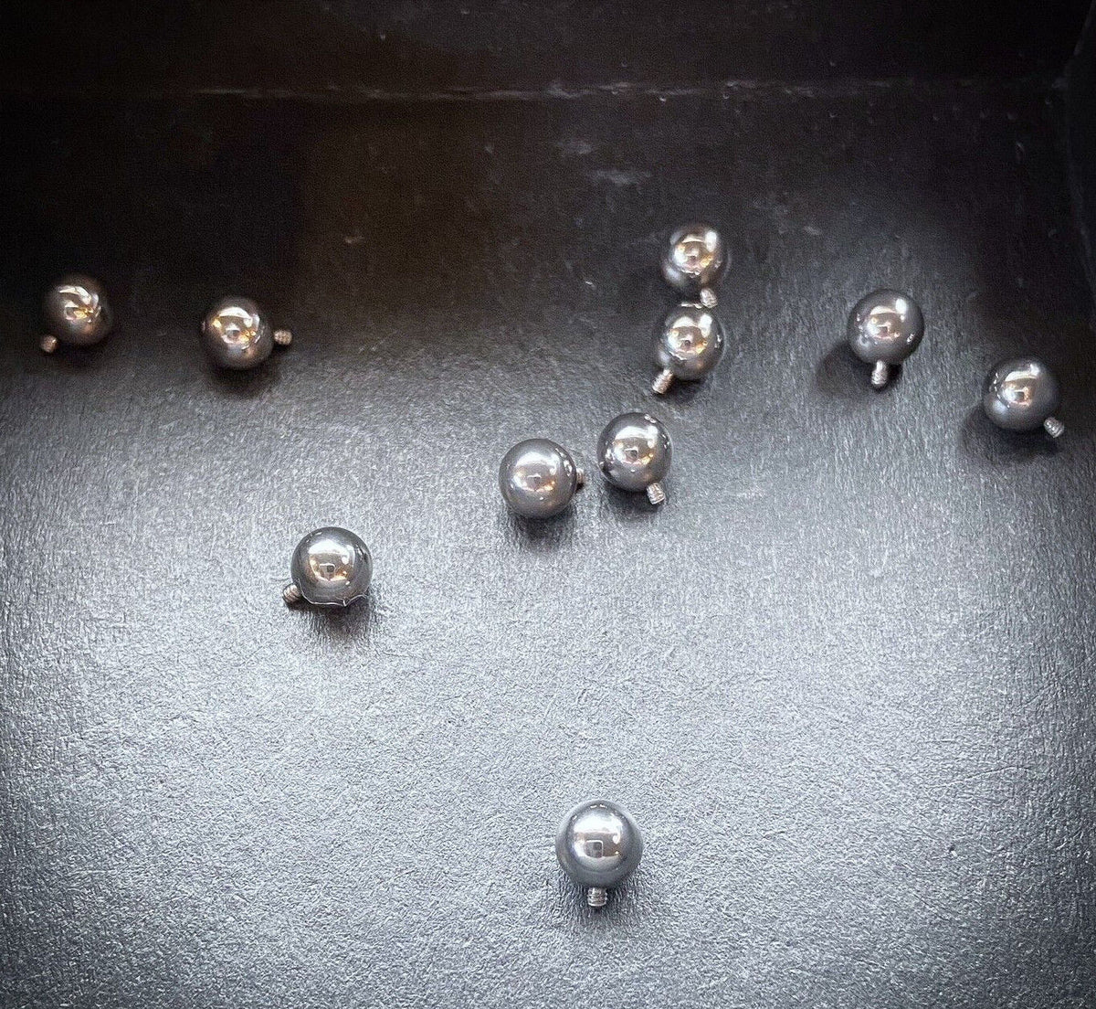 Body Jewelry Replacement Parts - 10pk Solid Titanium Internally Threaded Balls
