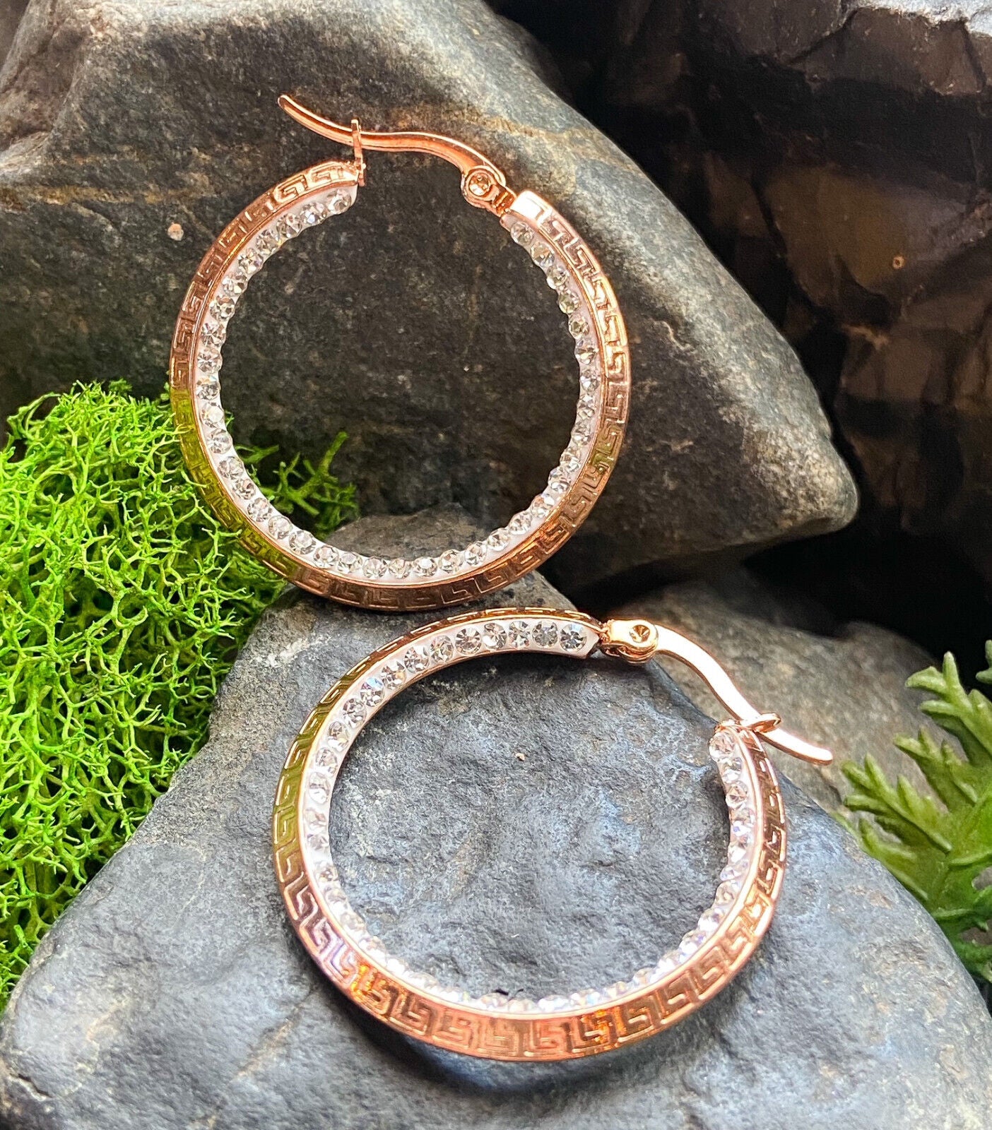 PAIR of Maze Hoop w/ Crystal Gem Paved Inner Edge Earrings 20g Stainless Steel (Color: Rose Gold)