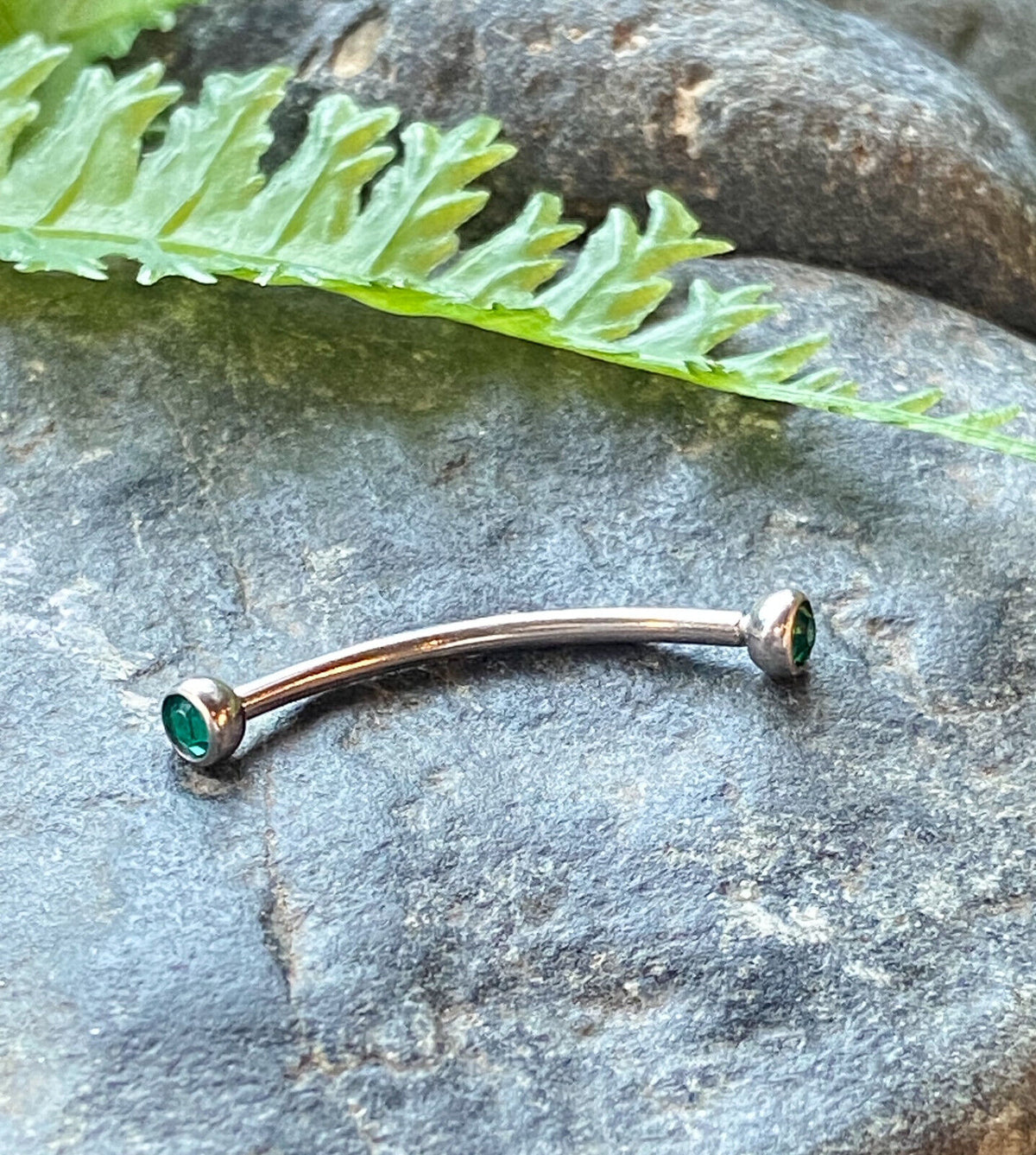 1pc Snake Eye Piercing Curved Barbell Tongue or Eyebrow Ring Double Gem 16g 9/16 (Color: Emerald)