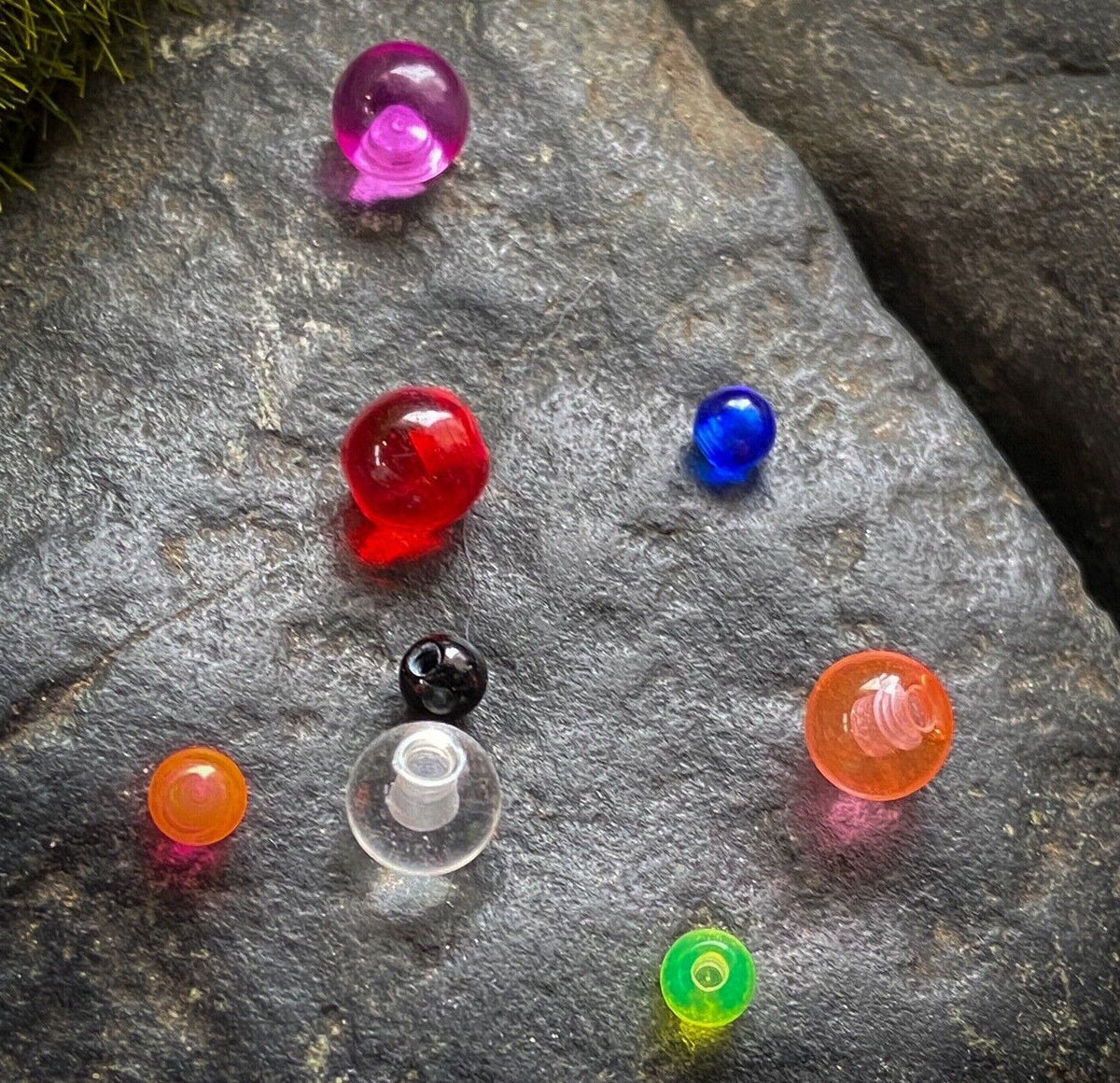 Body Jewelry Replacement Parts - 10pk UV Reactive Threaded Balls