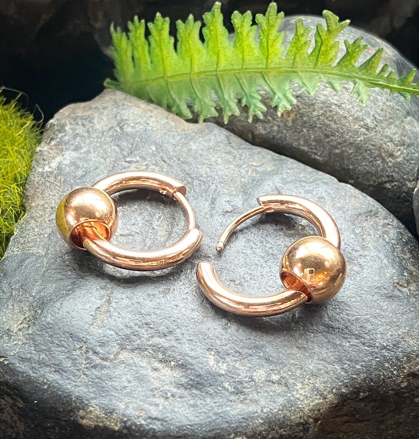 PAIR of 316L Stainless Steel Hinge Action 20g Captive Bead Ball Hoop Earrings (Color: Rose Gold)