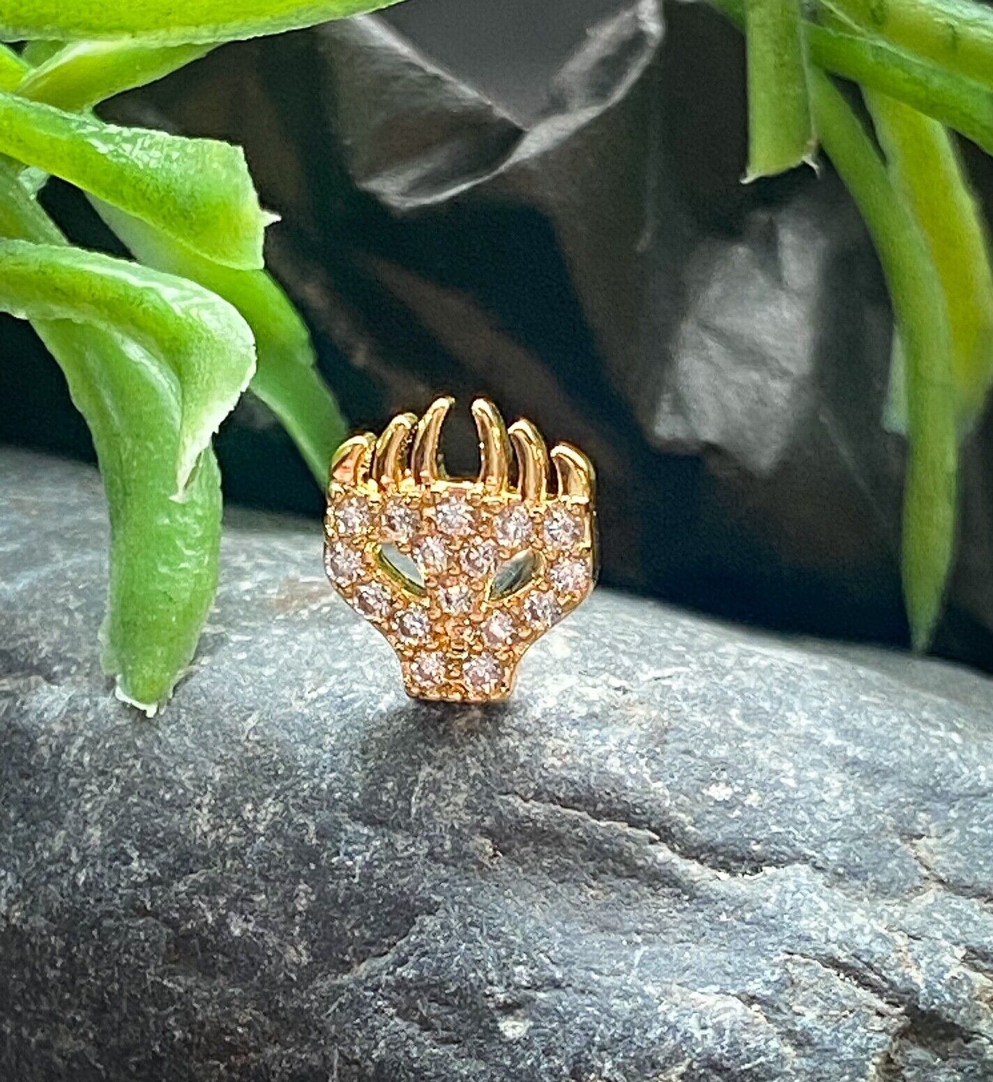 1pc CZ Gem Paved Flaming Skull Tragus Helix Cartilage Barbell Ring 16g 1/4" (Color: Gold)