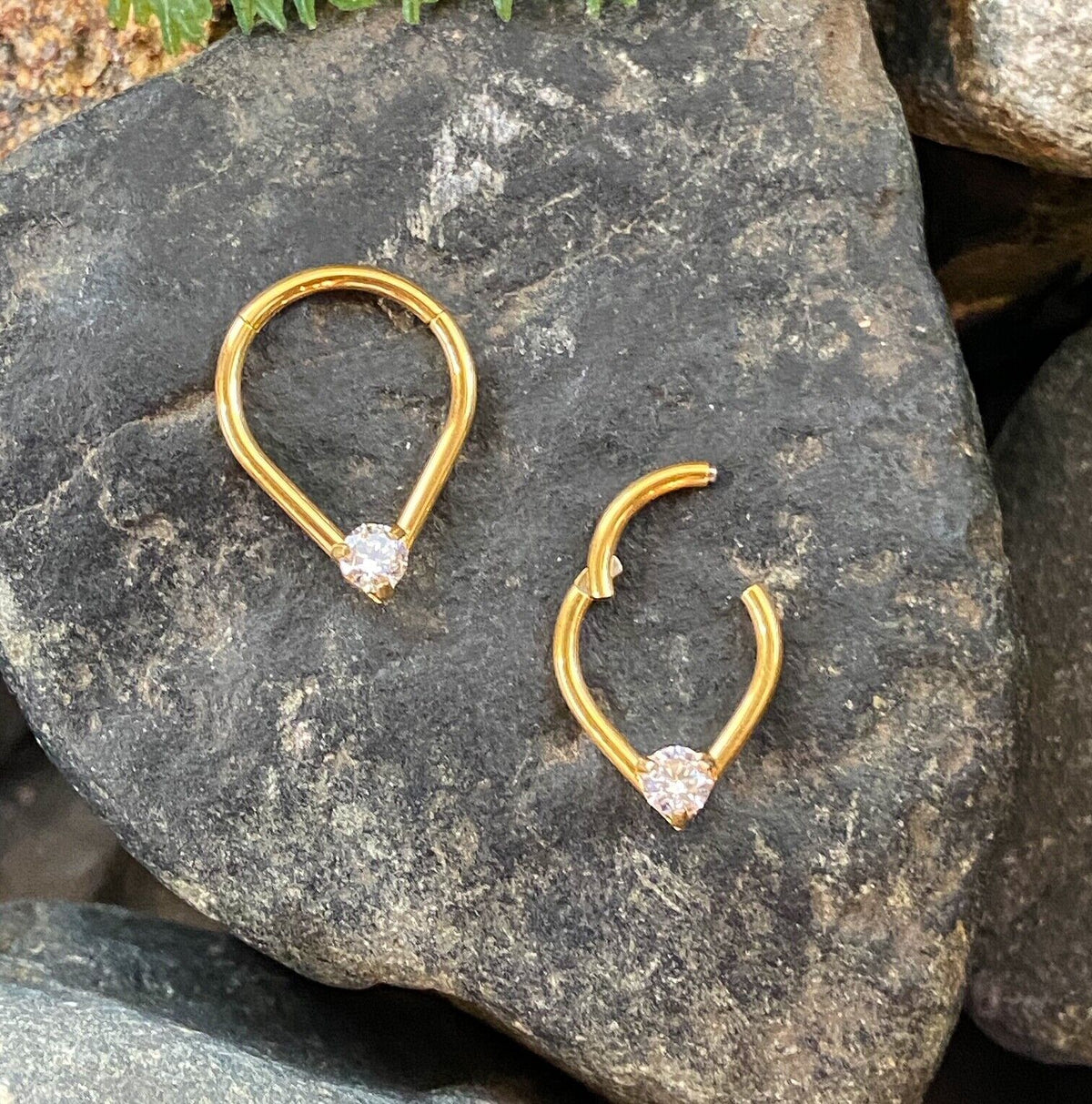 1pc Tear Drop Hinged Segment Ring 16g Teardrop Septum Clicker Surgical Steel (Color: Gold)