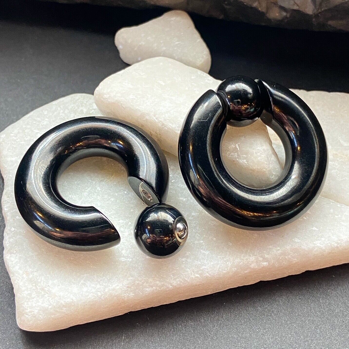 PAIR Black Plated Surgical Steel Spring-Loa​ded Captive Bead Rings Easy Pop Out