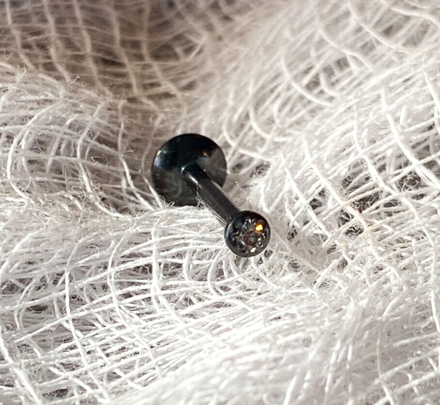 1pc Internally Threaded Tiny 2mm CZ Gem Titanium Labret, Monroe Stud Lip Ring (Color: Black)