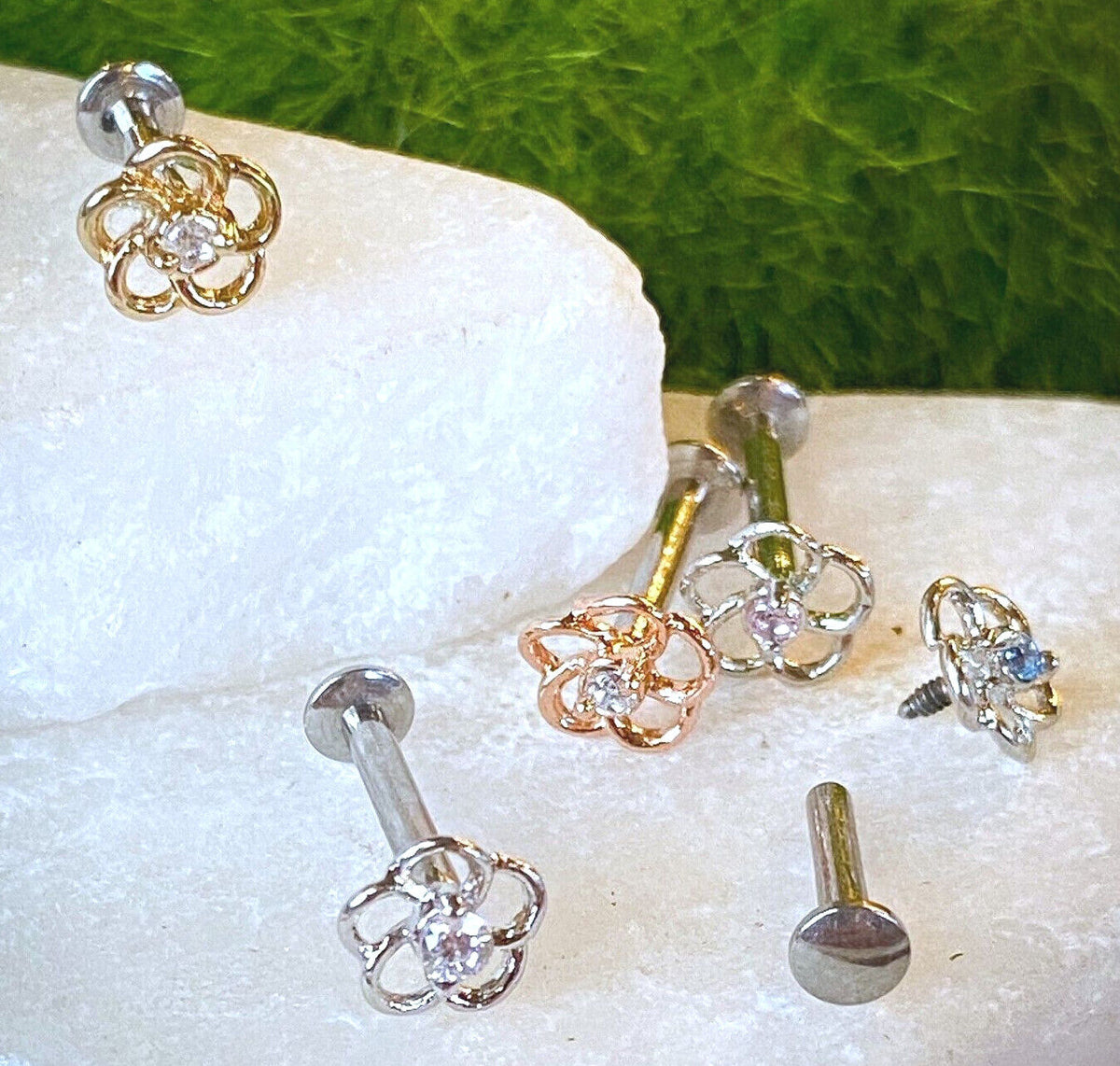 1pc CZ Centered Flower 16g Internally Threaded 1/4" or 5/16" Steel Labret Monroe